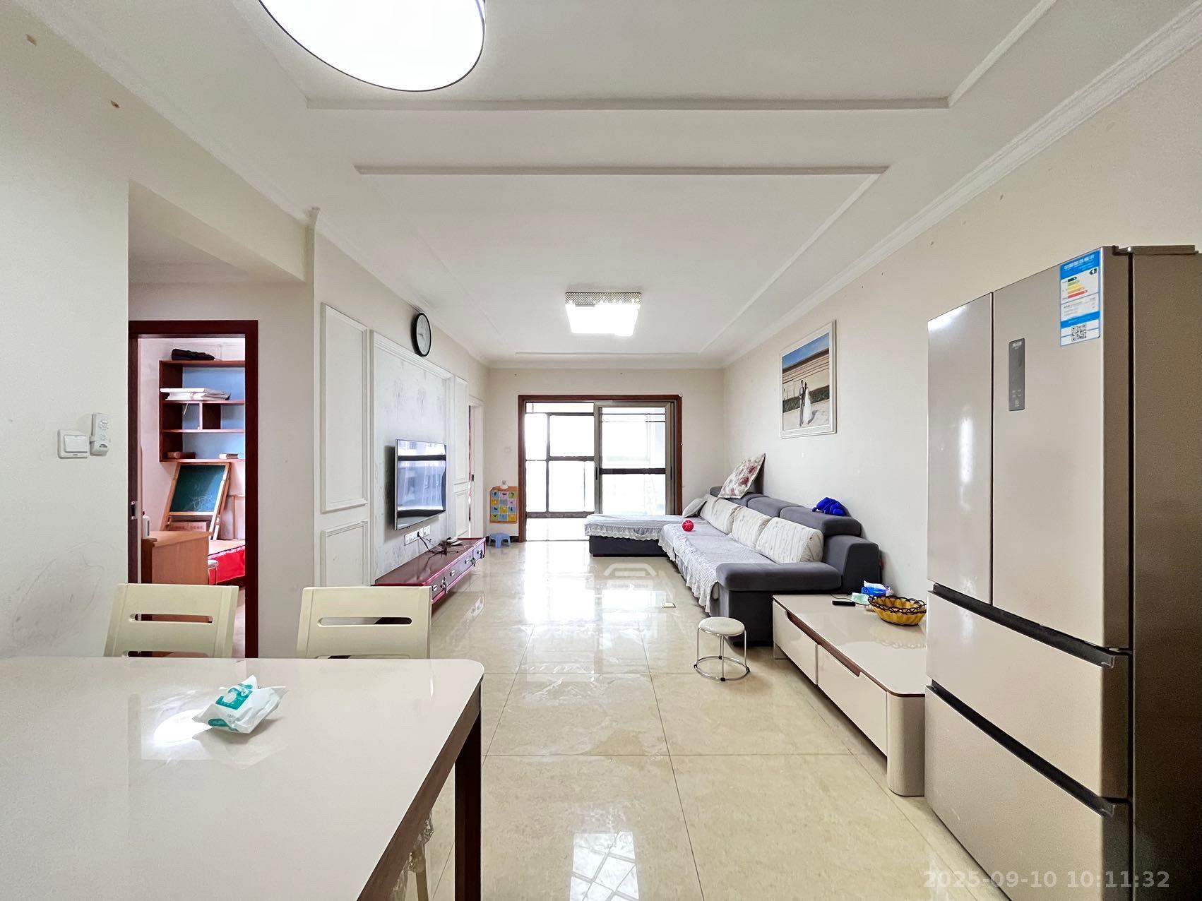 达美D6区  3室2厅1卫    3000.0元/月 达美D6区  3室2厅1卫    3000.0元/月室内图1