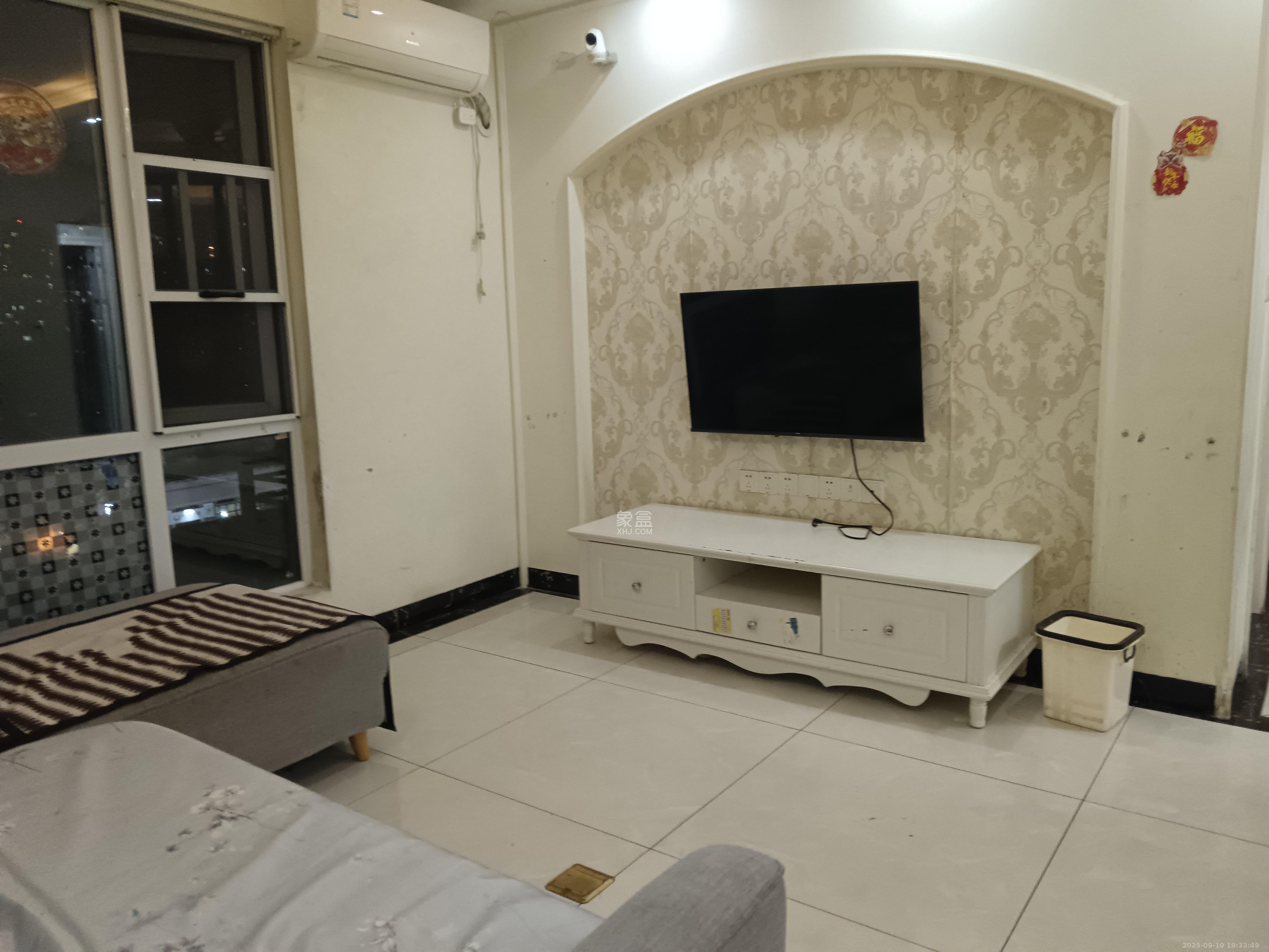 蓝光幸福满庭 1室0厅0卫 2100.0元/月 蓝光幸福满庭 1室0厅0卫 2100.0元/月室内图