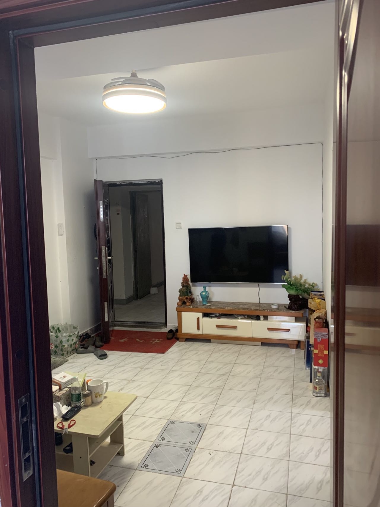 港苑小区 2室1厅1卫 66.0万 港苑小区 2室1厅1卫 66.0万客厅