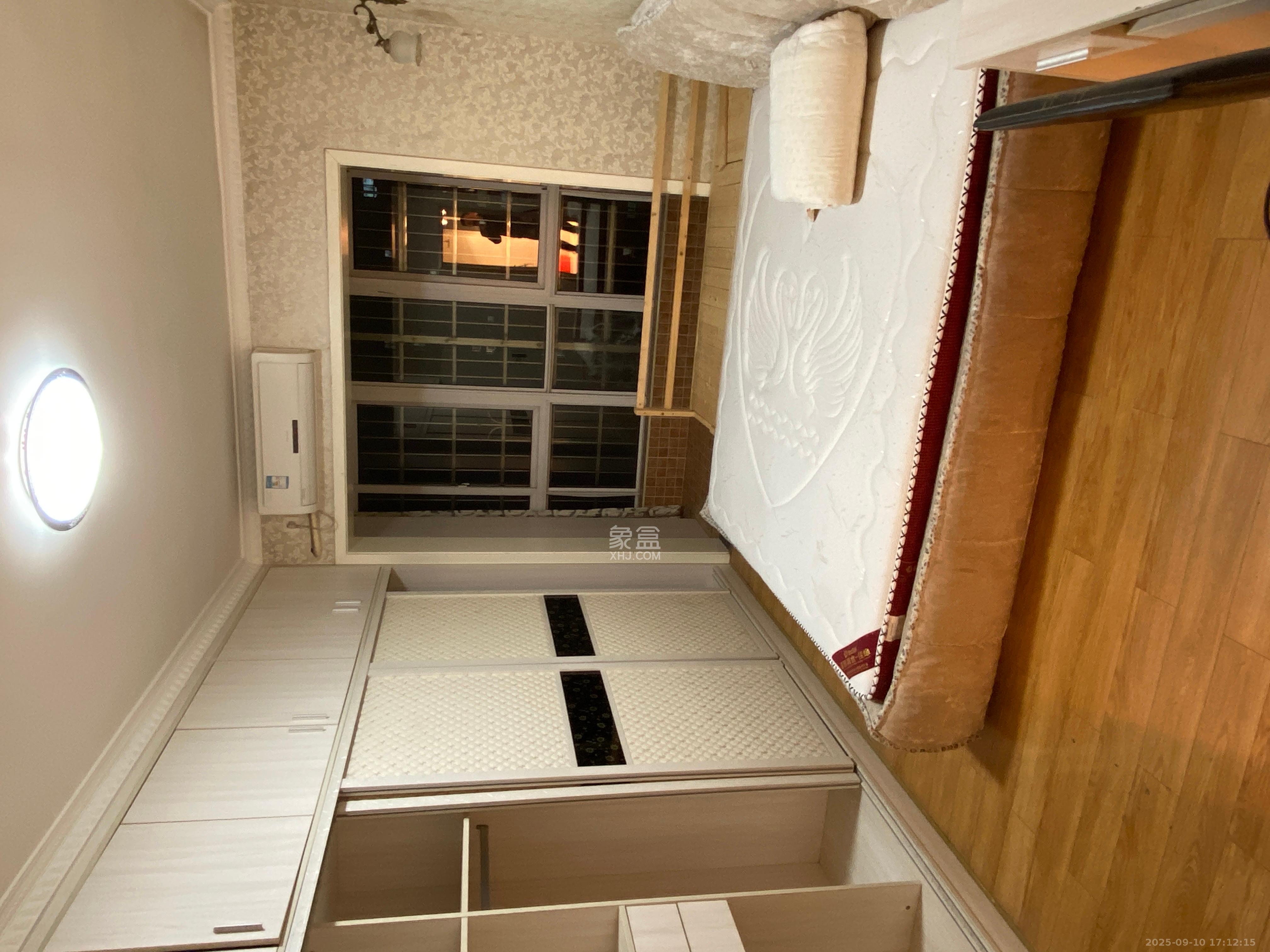 时代星城  1室2厅2卫    2500.0元/月室内图