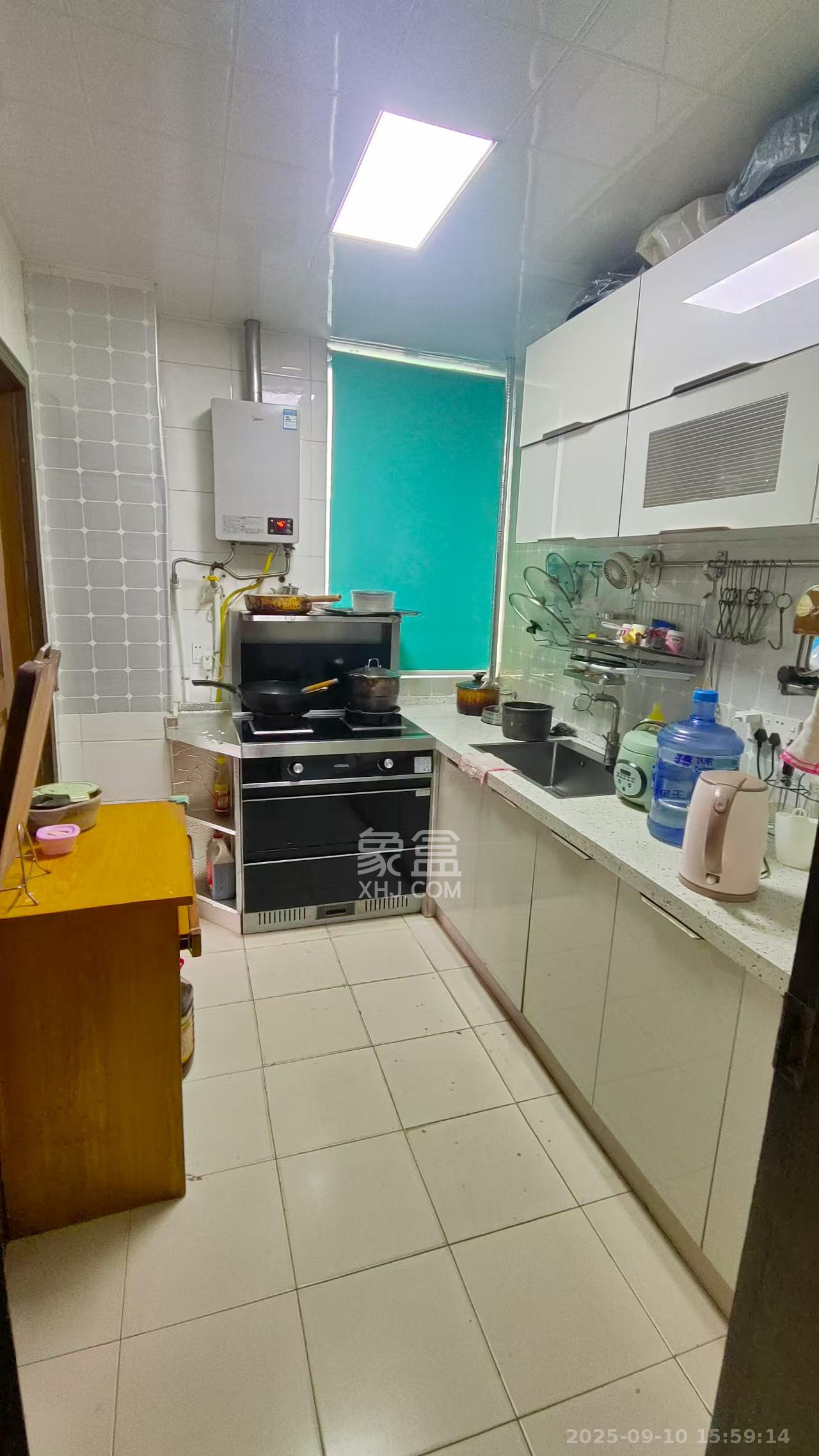 阳光丽景  3室2厅1卫    2000.0元/月室内图