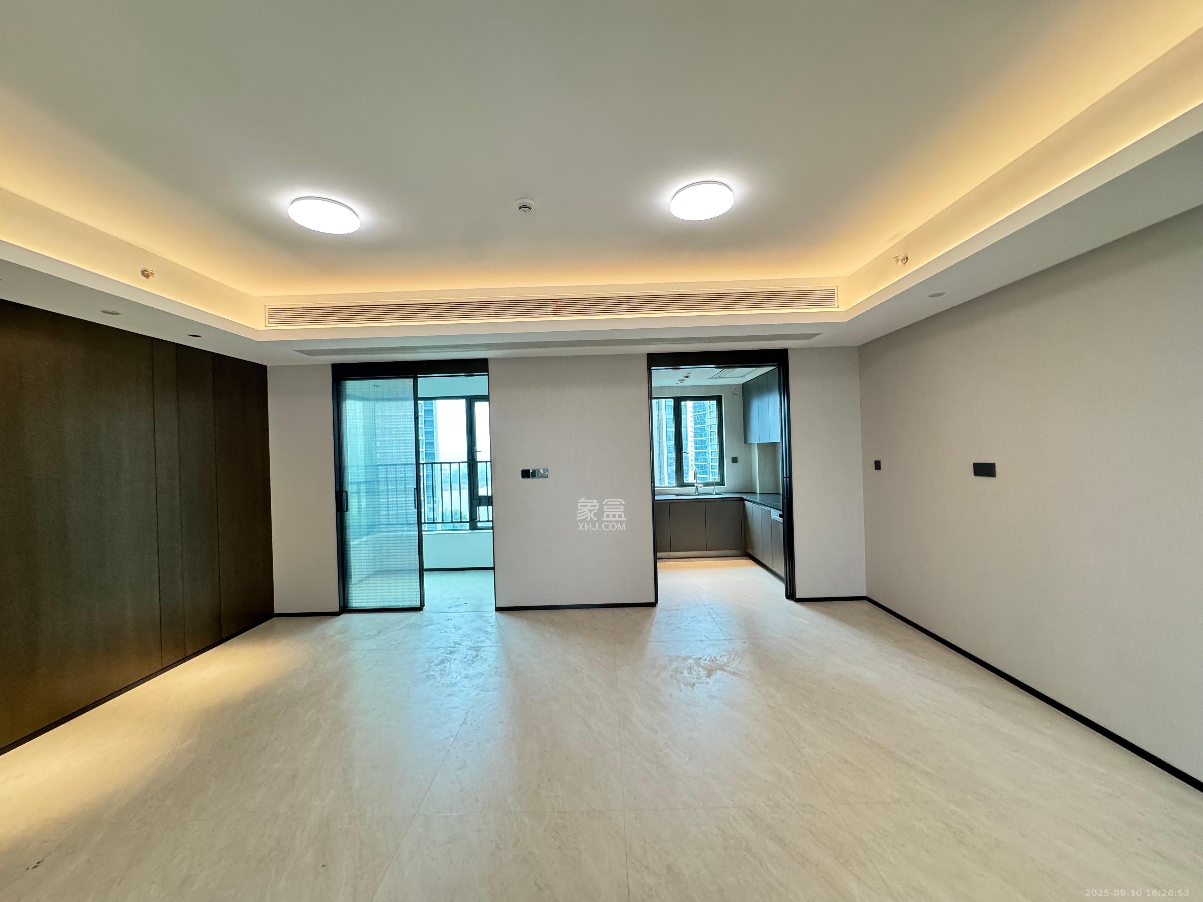 中海阅湘台 4室2厅3卫 10000.0元/月 中海阅湘台 4室2厅3卫 10000.0元/月室内图