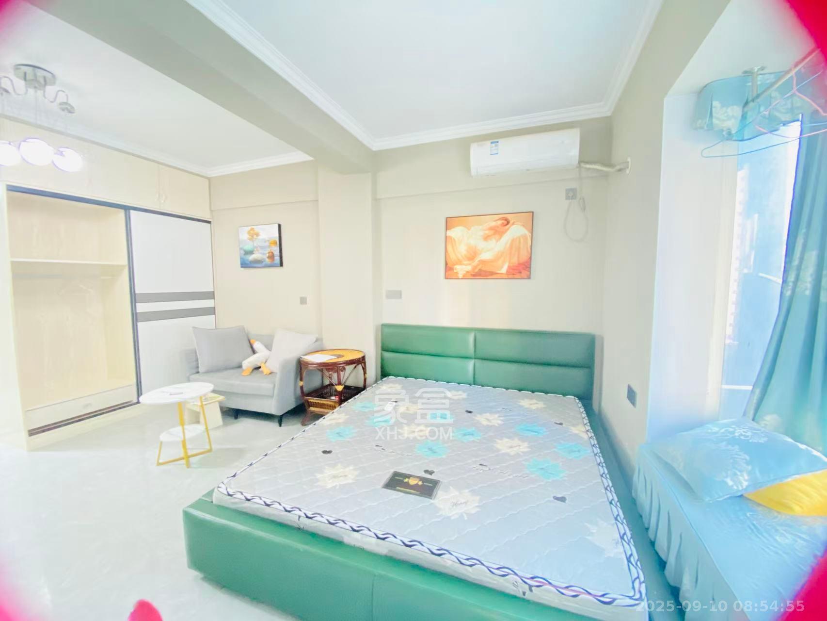 芙蓉万国城MOMA（卓越汇富苑）  2室1厅1卫    1800.0元/月室内图