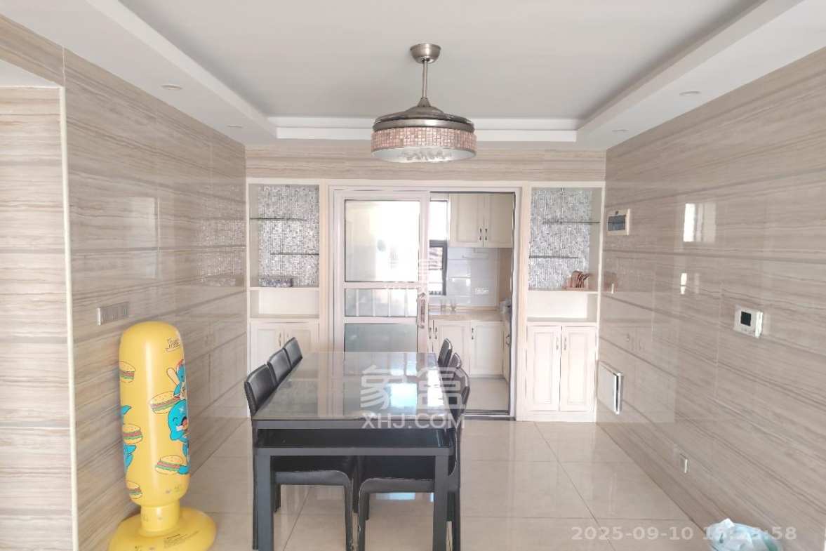 兰亭湾畔 4室2厅2卫 3500.0元/月 兰亭湾畔 4室2厅2卫 3500.0元/月室内图