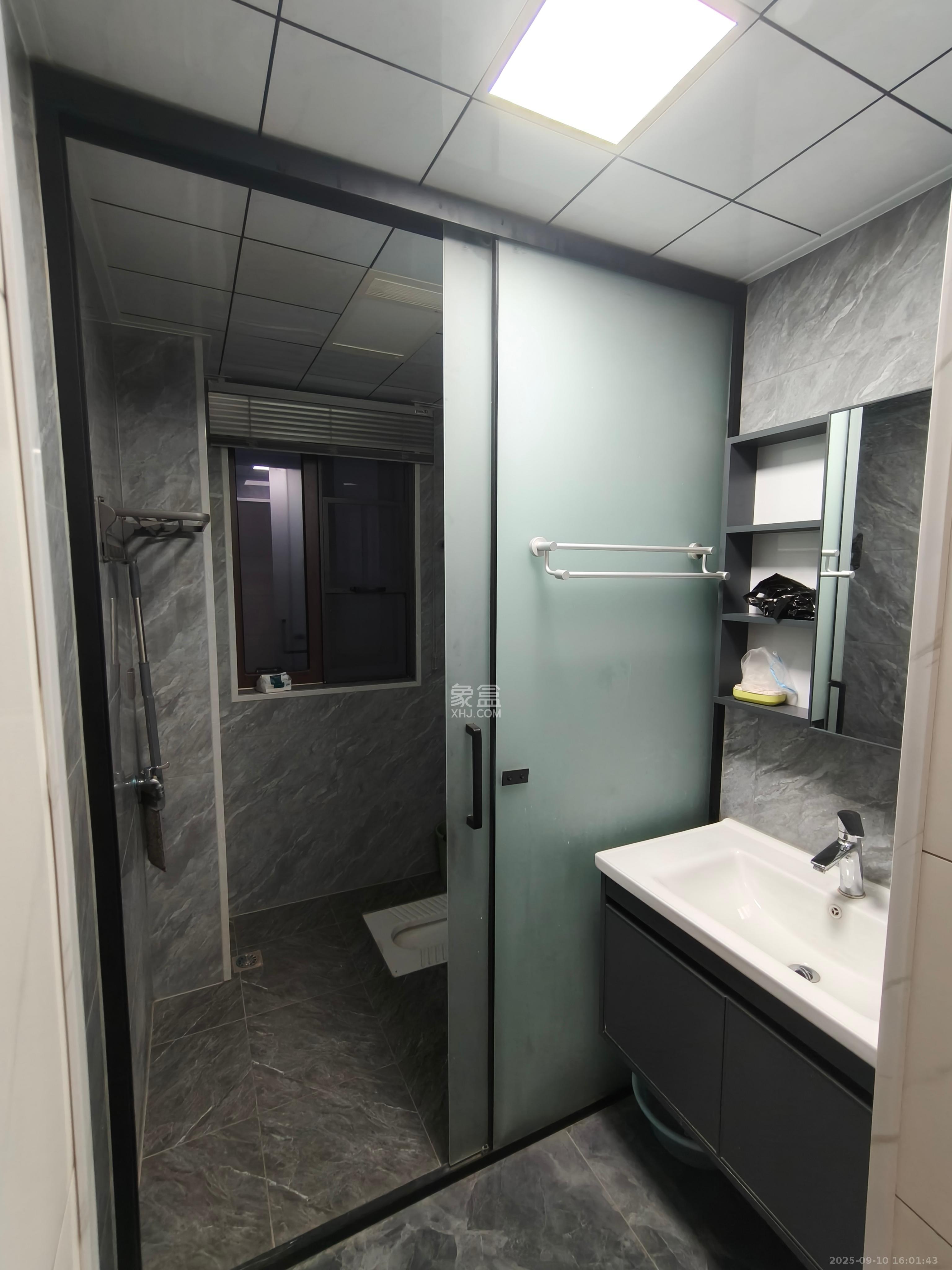 艺源颂雅小区(719街区)  4室2厅2卫    3200.0元/月 艺源颂雅小区(719街区)  4室2厅2卫    3200.0元/月室内图