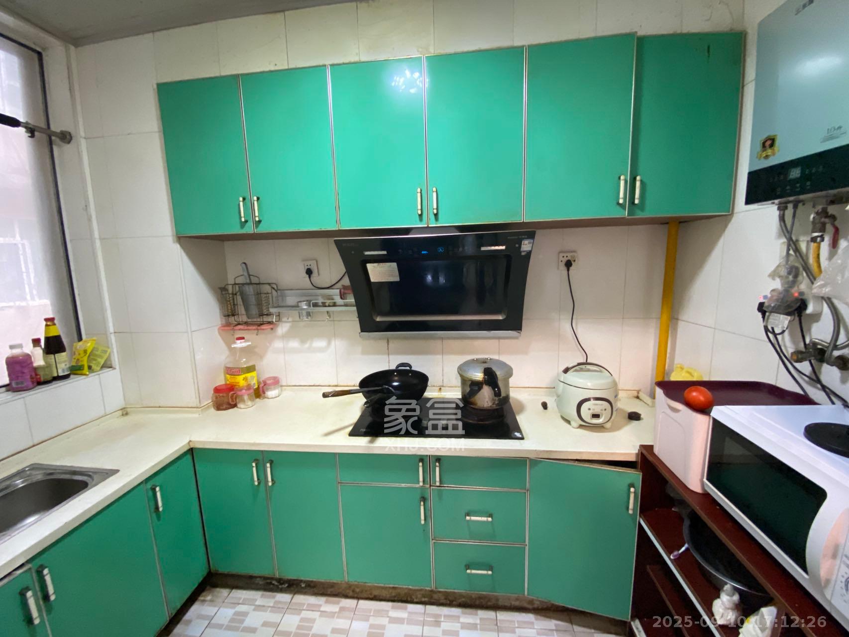 麓山枫情  3室2厅1卫    2300.0元/月 麓山枫情  3室2厅1卫    2300.0元/月室内图