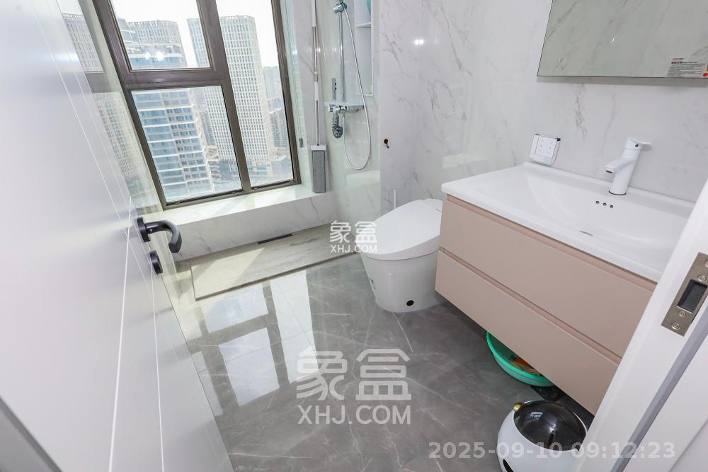 远洋外滩壹号  4室2厅2卫    15000.0元/月室内图