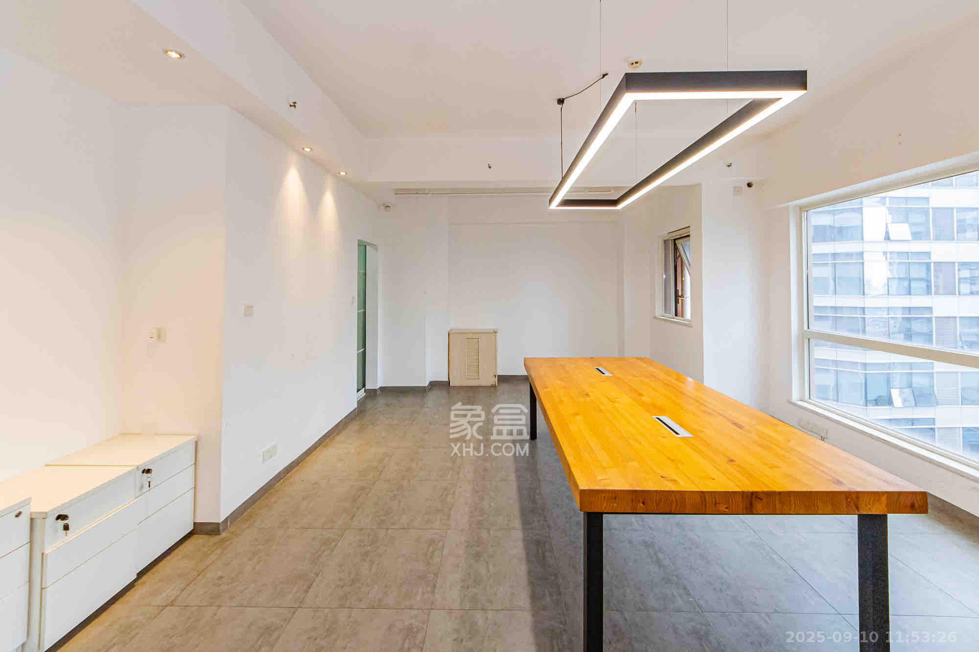 北辰三角洲B1E1区  3室2厅1卫    5500.0元/月室内图