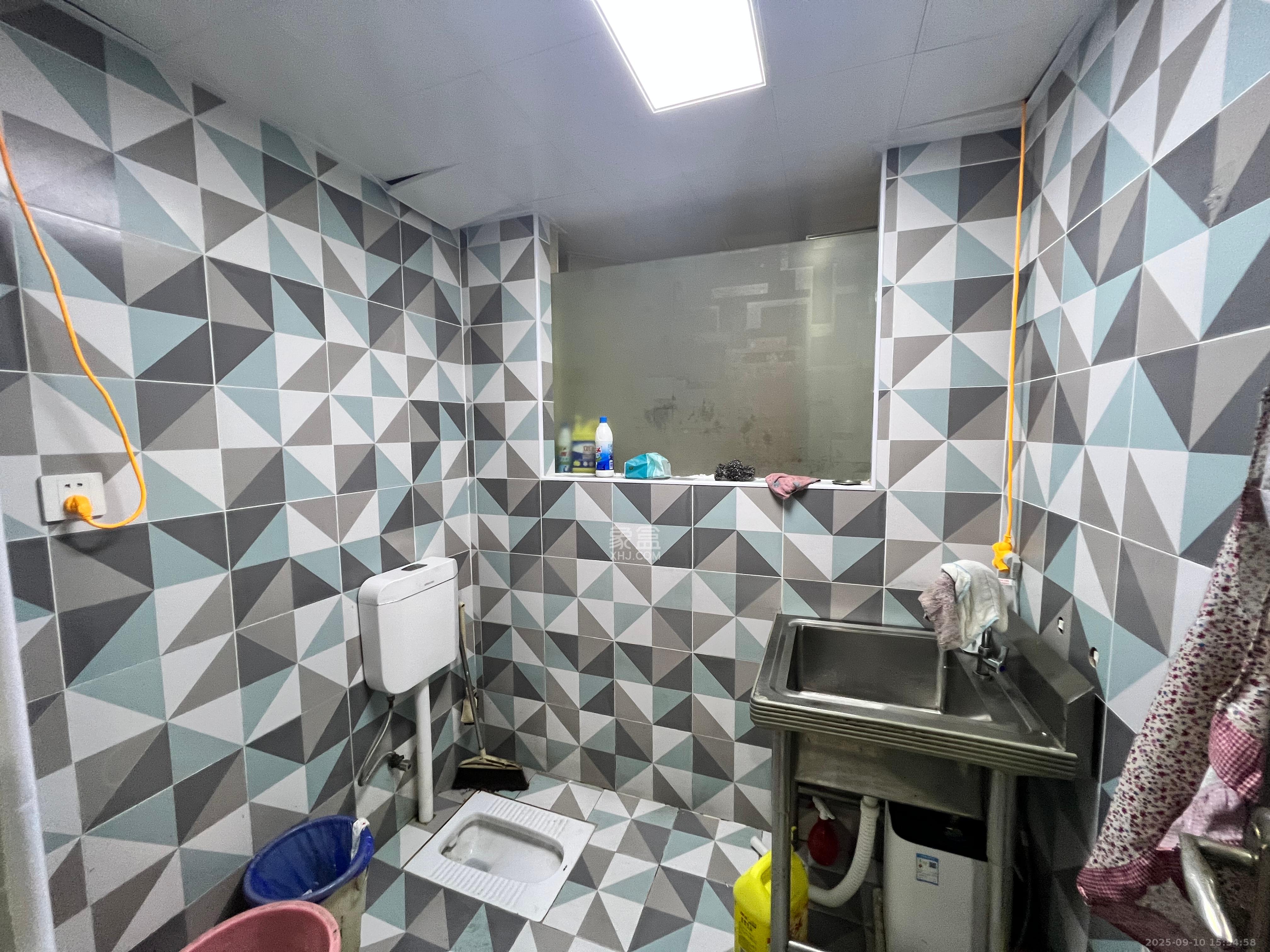 中城丽景香山园  7室2厅2卫    6000.0元/月室内图