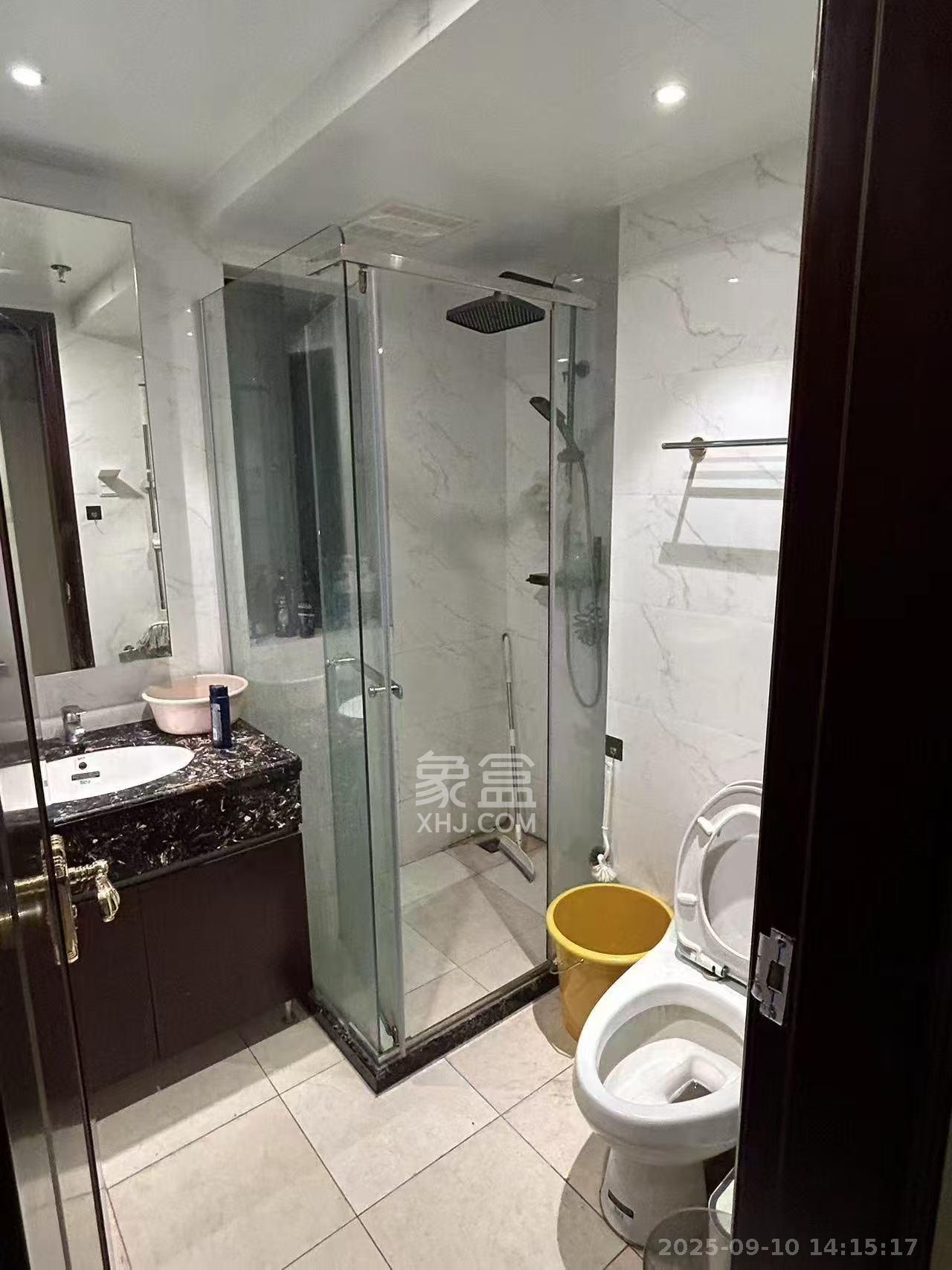 恒大翡翠华庭  3室2厅1卫   2000.00元/月室内图