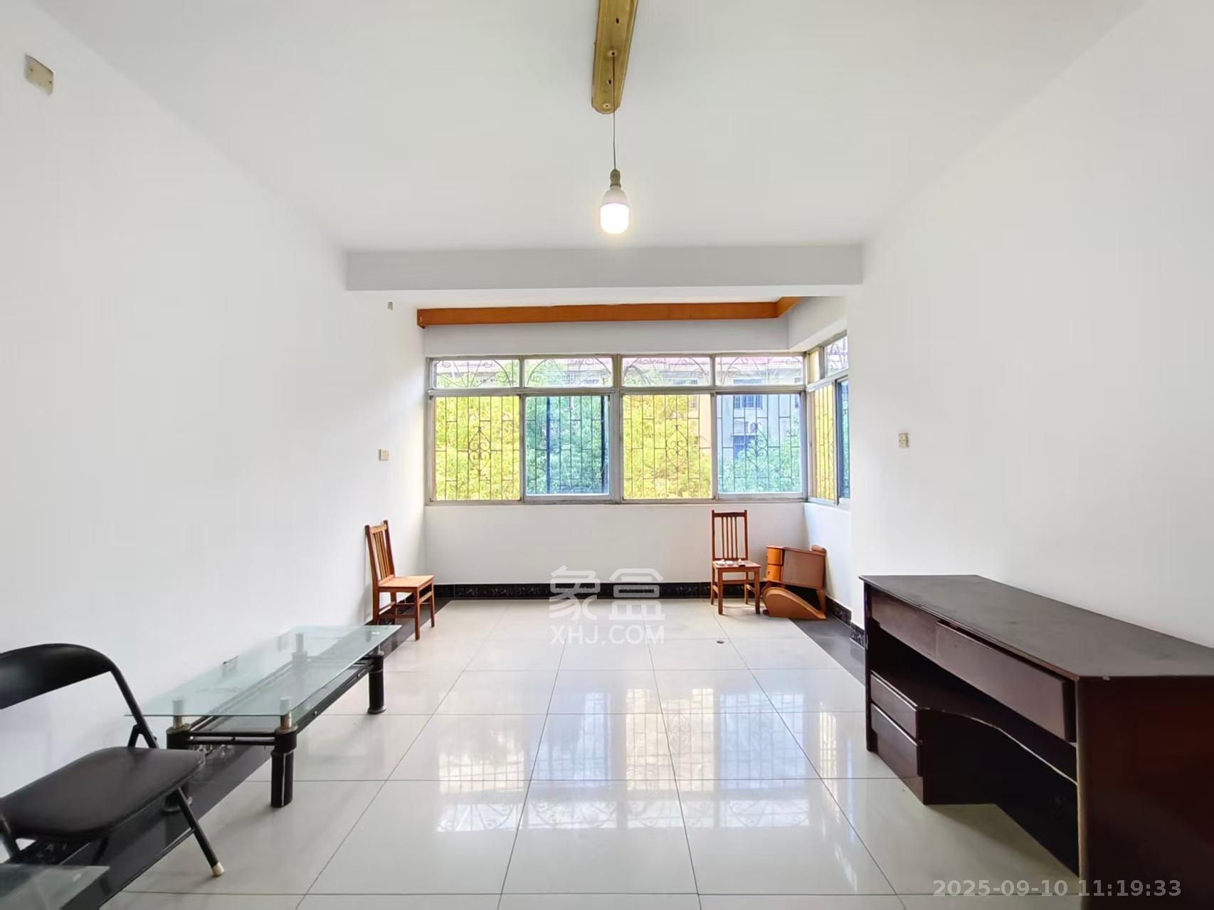 马王堆陶瓷城新合区  2室2厅1卫    1800.0元/月 马王堆陶瓷城新合区  2室2厅1卫    1800.0元/月室内图