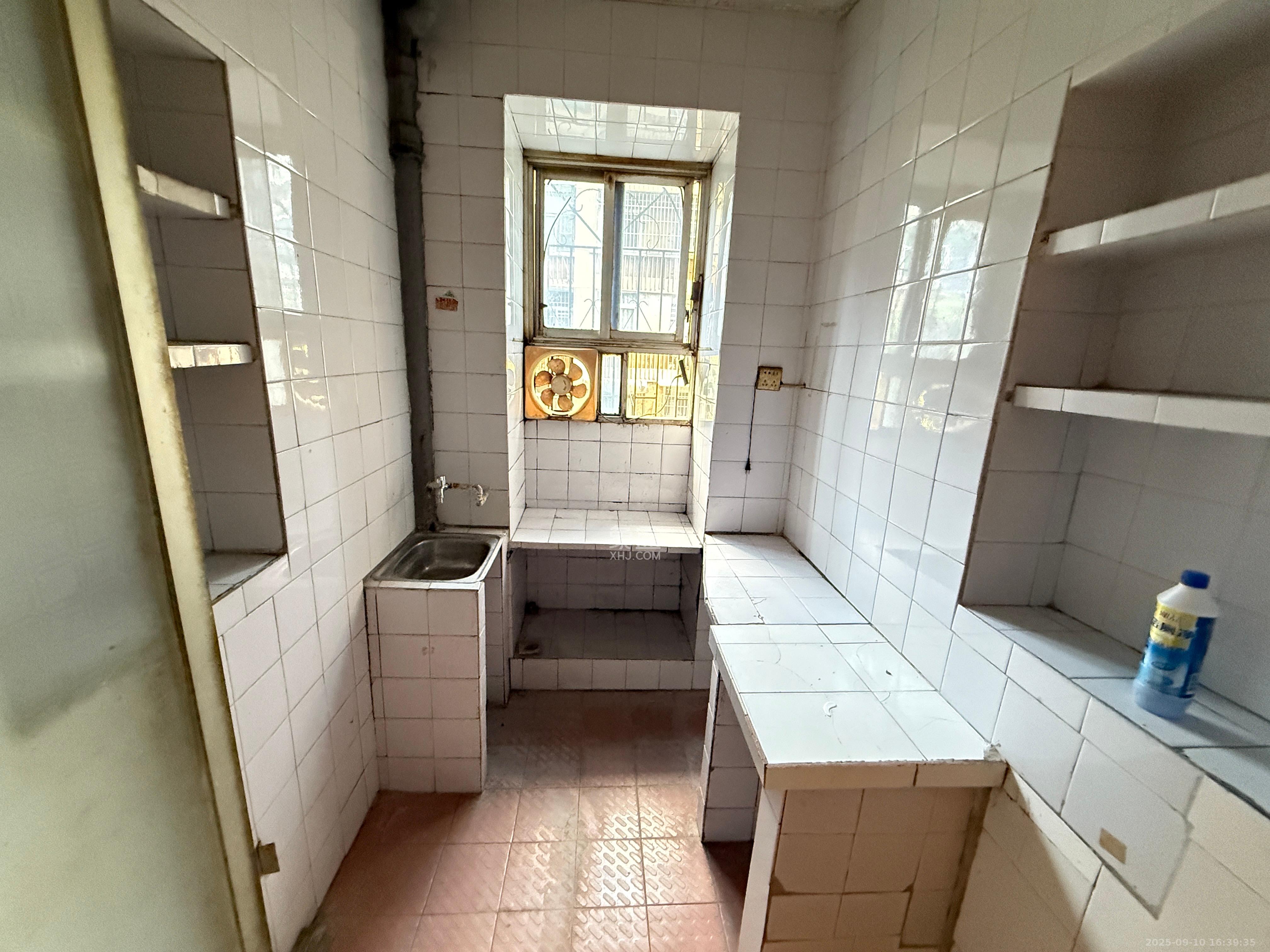 牛角塘社区 4室2厅1卫 1800.0元/月 牛角塘社区 4室2厅1卫 1800.0元/月室内图