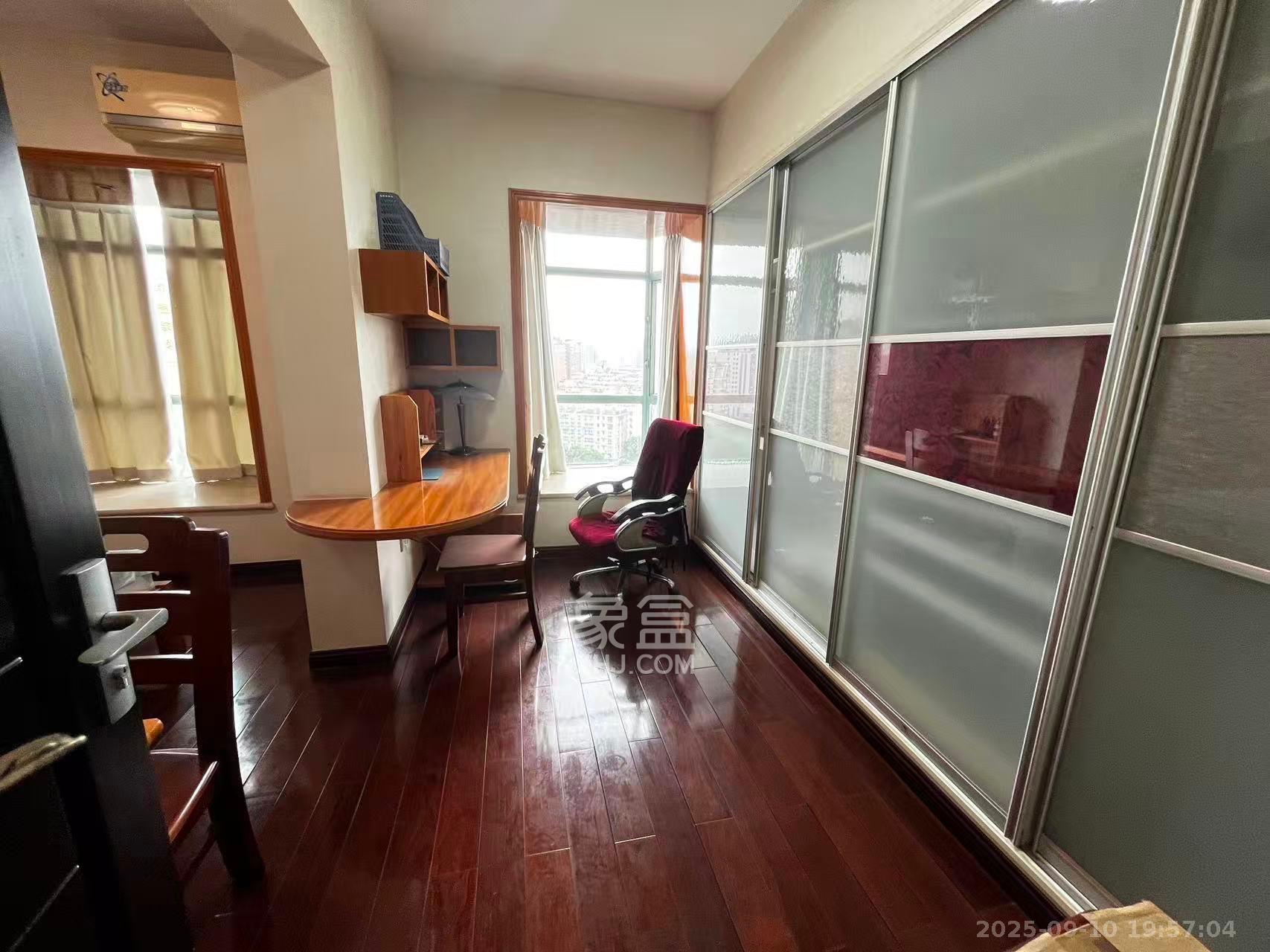 梦泽园  4室2厅2卫    5000.0元/月室内图