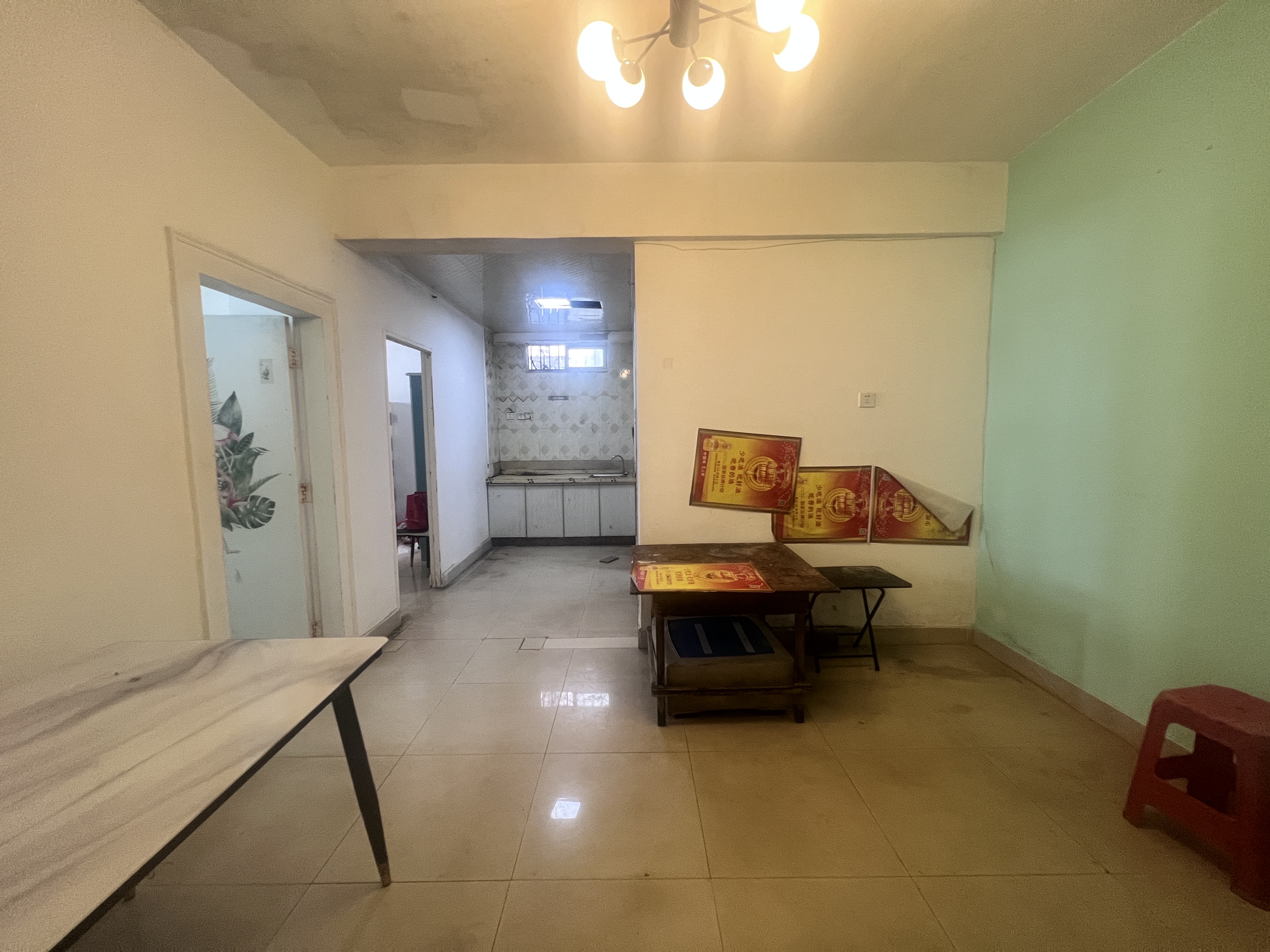 椰城大厦 2室1厅1卫 1400.0元/月 椰城大厦 2室1厅1卫 1400.0元/月室内图