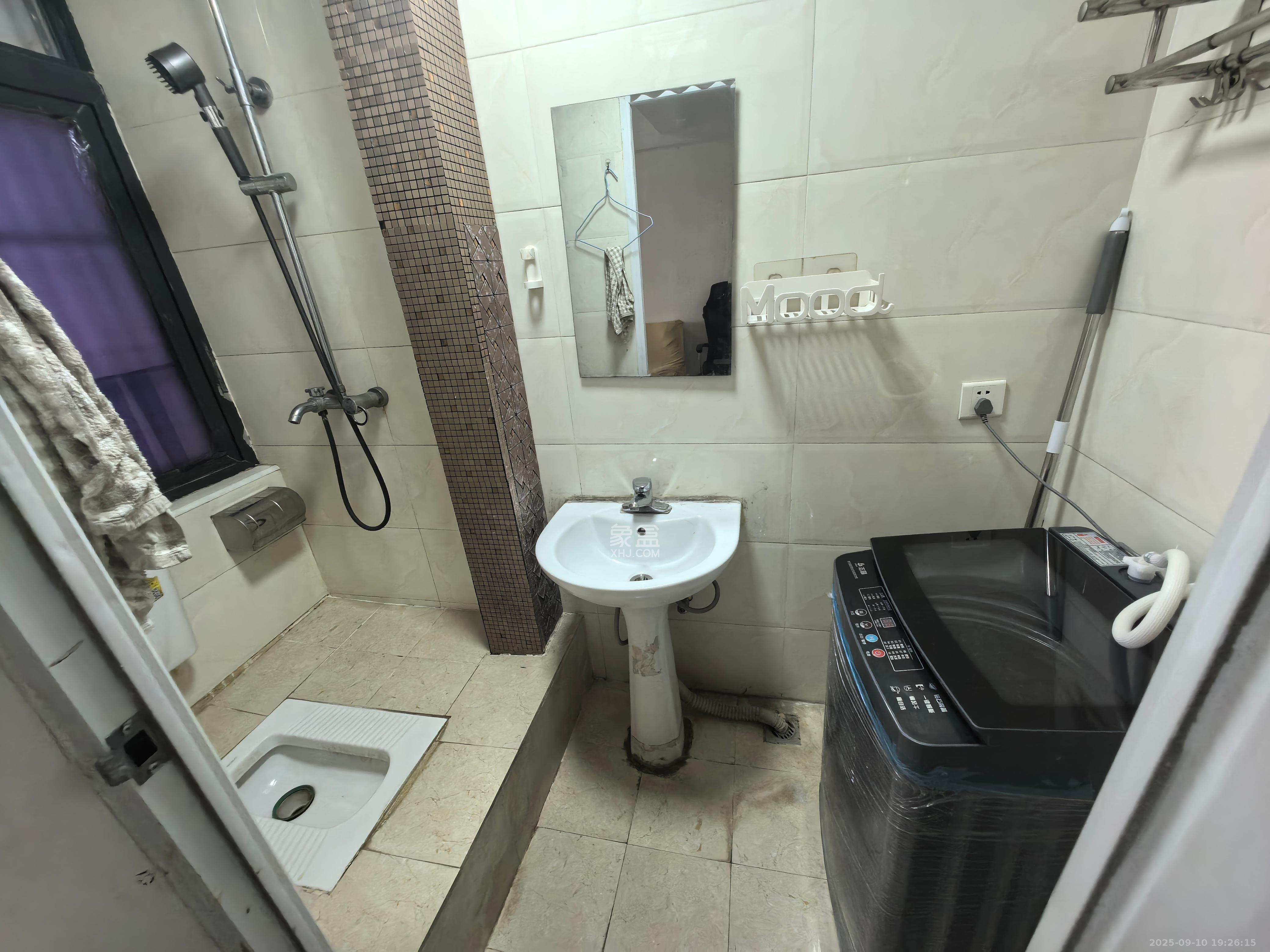 红树湾  1室1厅1卫    1200.0元/月室内图