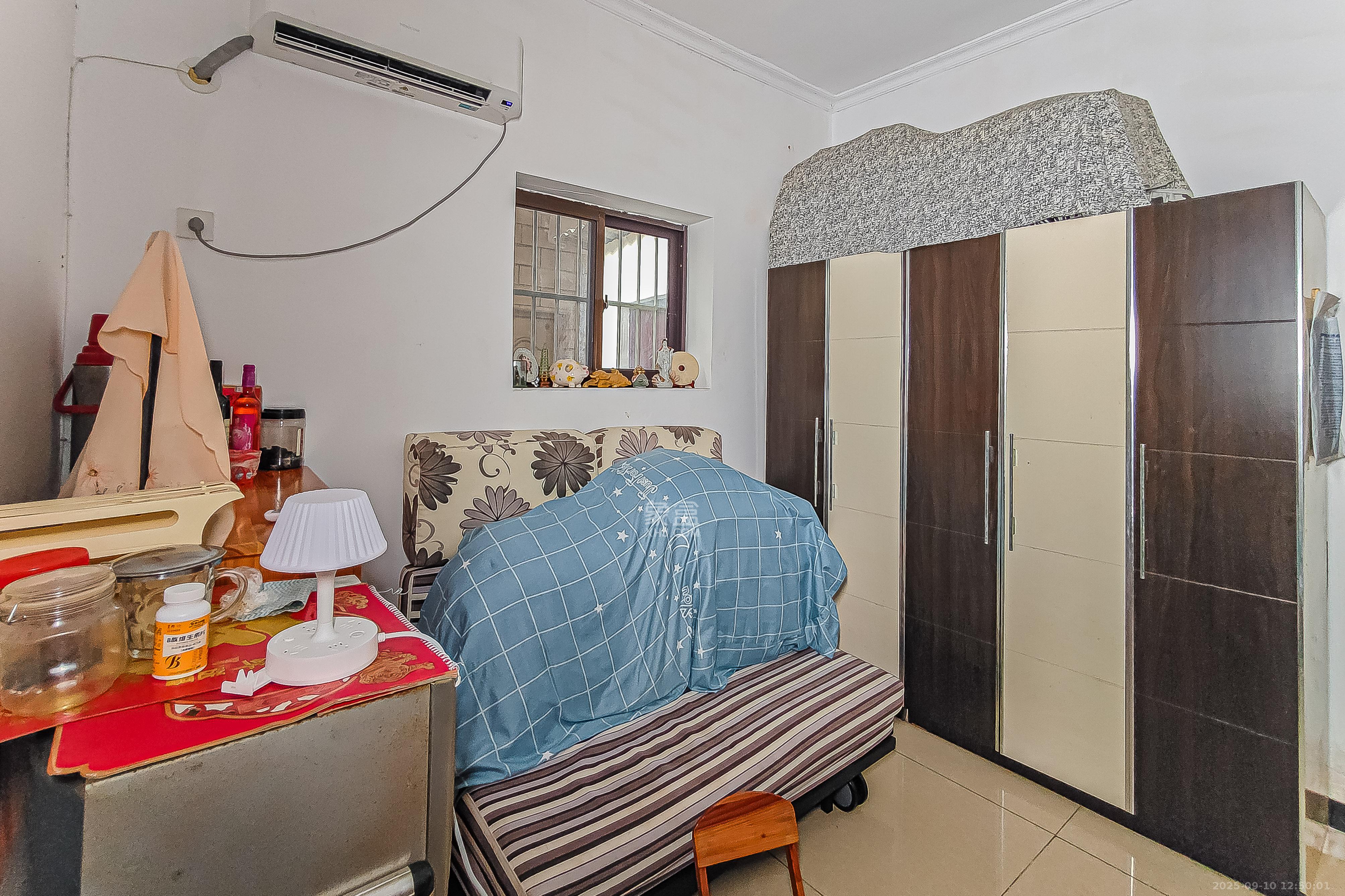 上碧湘街散盘  1室1厅1卫    55.0万 上碧湘街散盘  1室1厅1卫    55.0万卧室