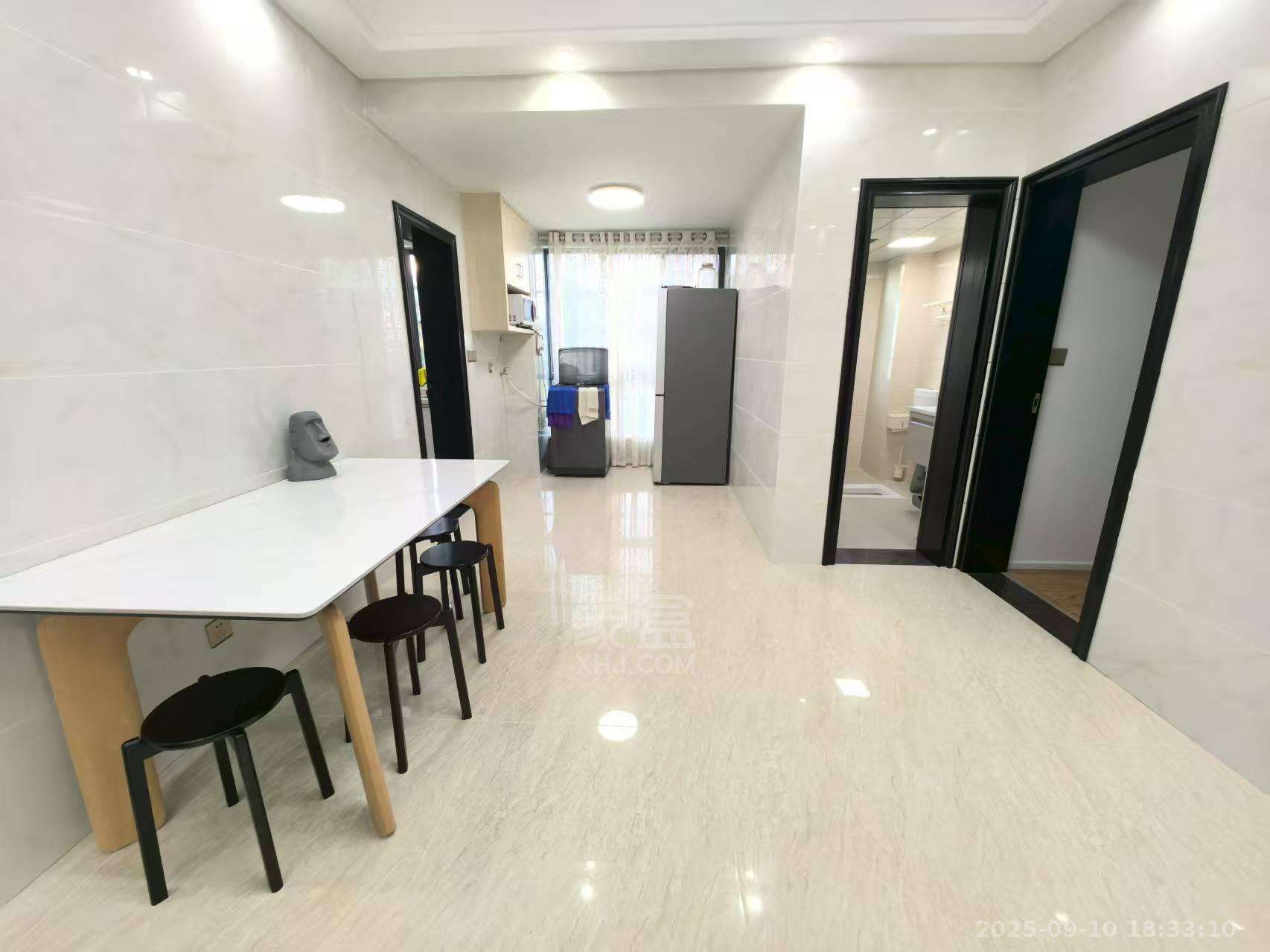 上善国际(翰林府) 3室2厅2卫 2300.0元/月 上善国际(翰林府) 3室2厅2卫 2300.0元/月室内图