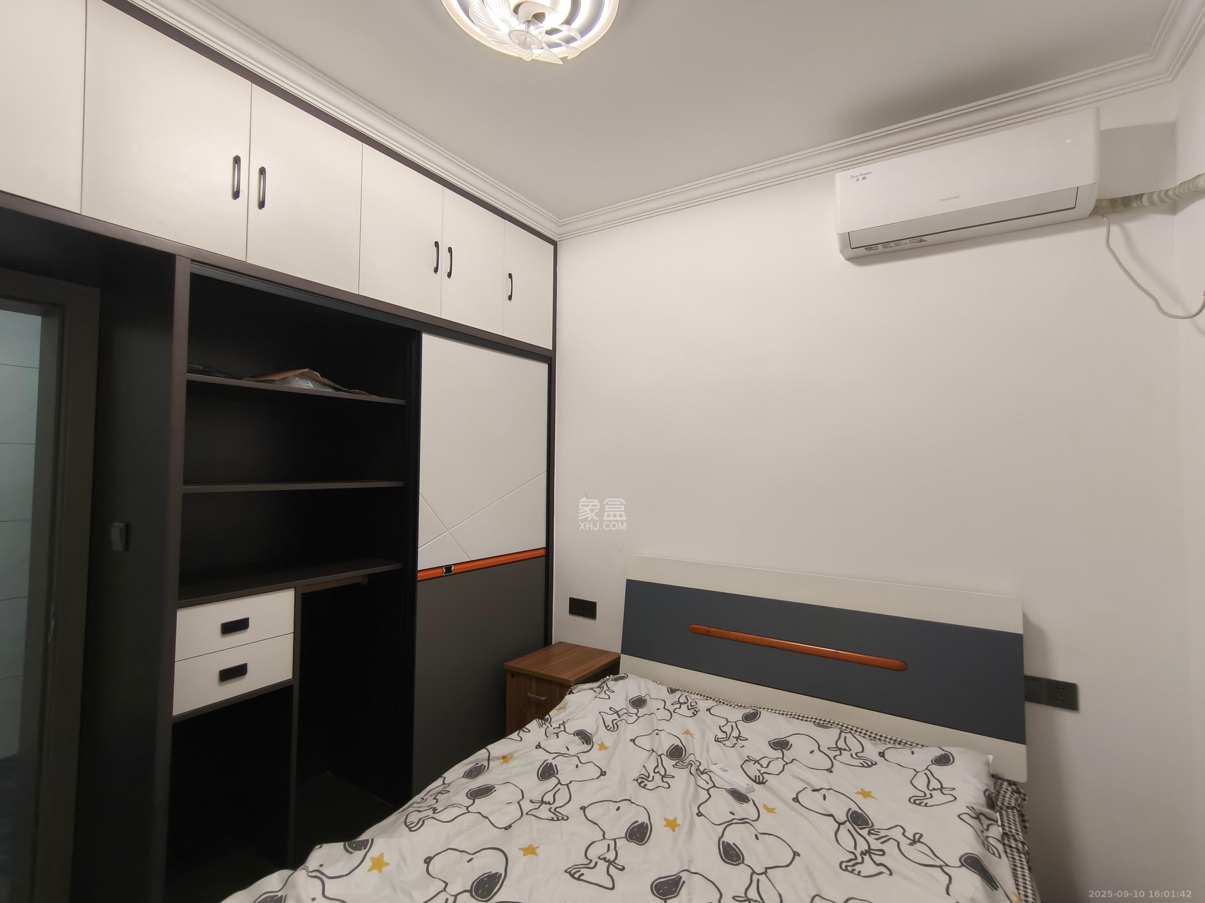 艺源颂雅小区(719街区)  4室2厅2卫    3200.0元/月 艺源颂雅小区(719街区)  4室2厅2卫    3200.0元/月室内图