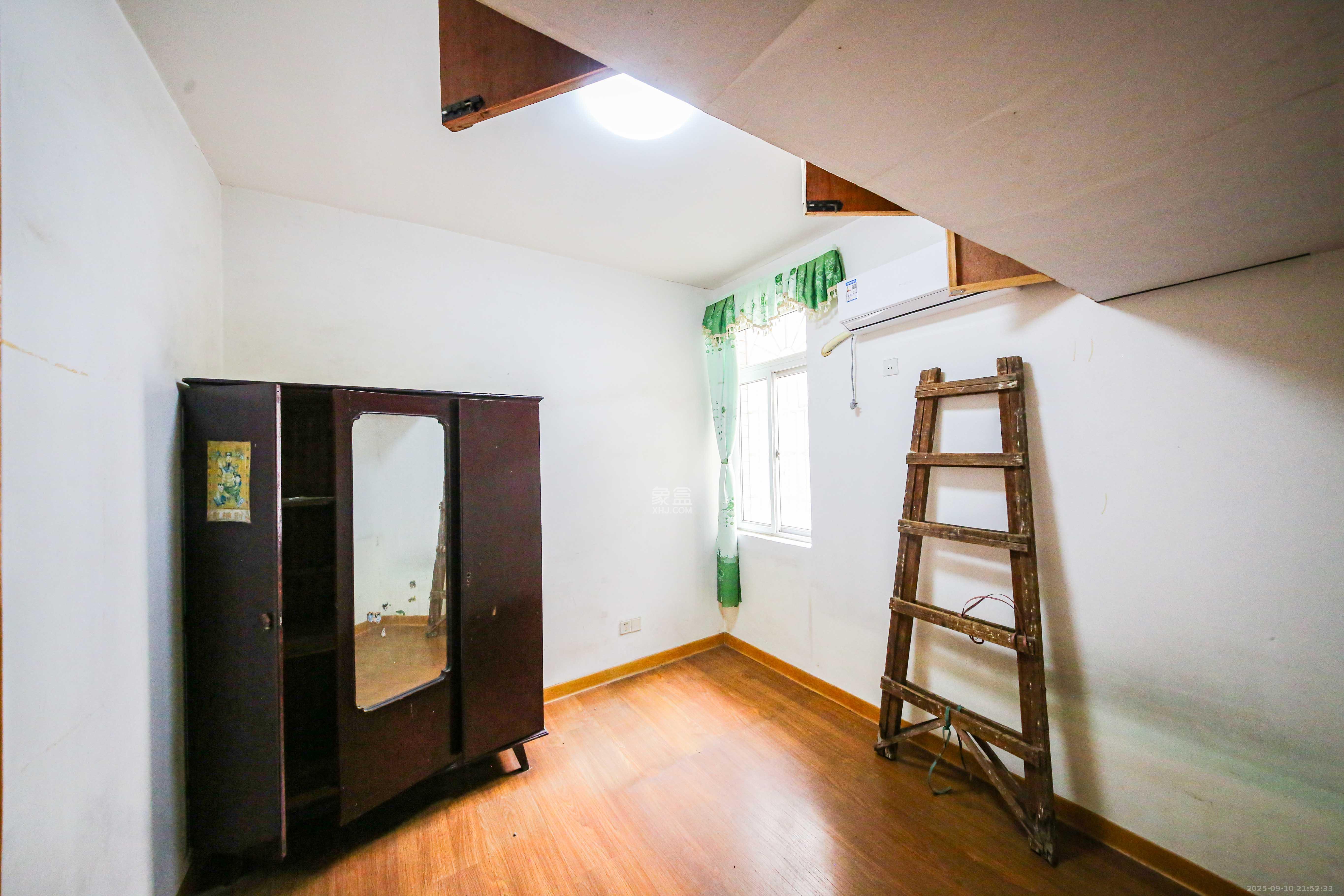 红星农博住宅小区（佳英农博小区）  3室2厅1卫    70.0万卧室