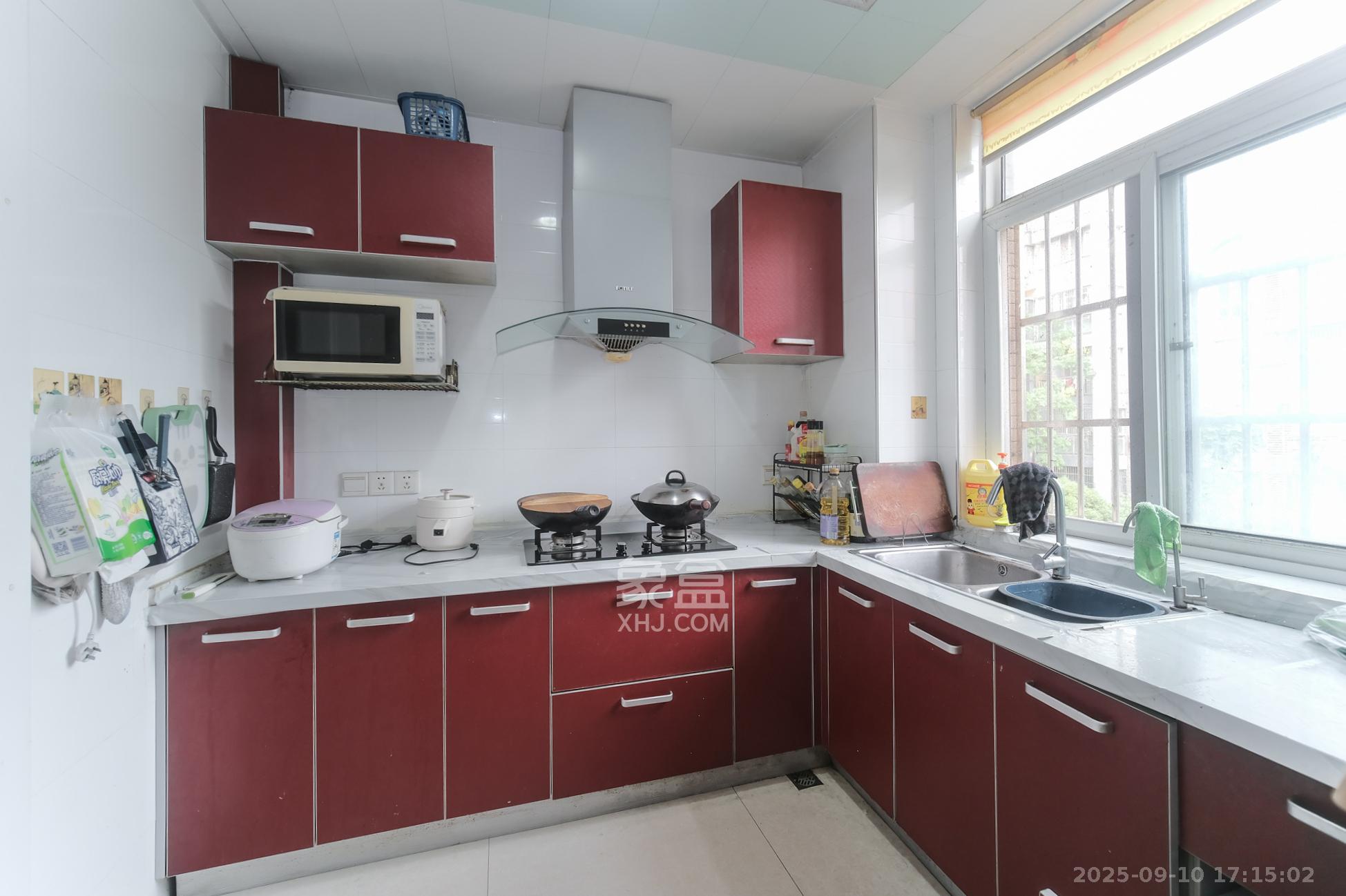 山水湾  3室2厅1卫    89.8万 山水湾  3室2厅1卫    89.8万厨房