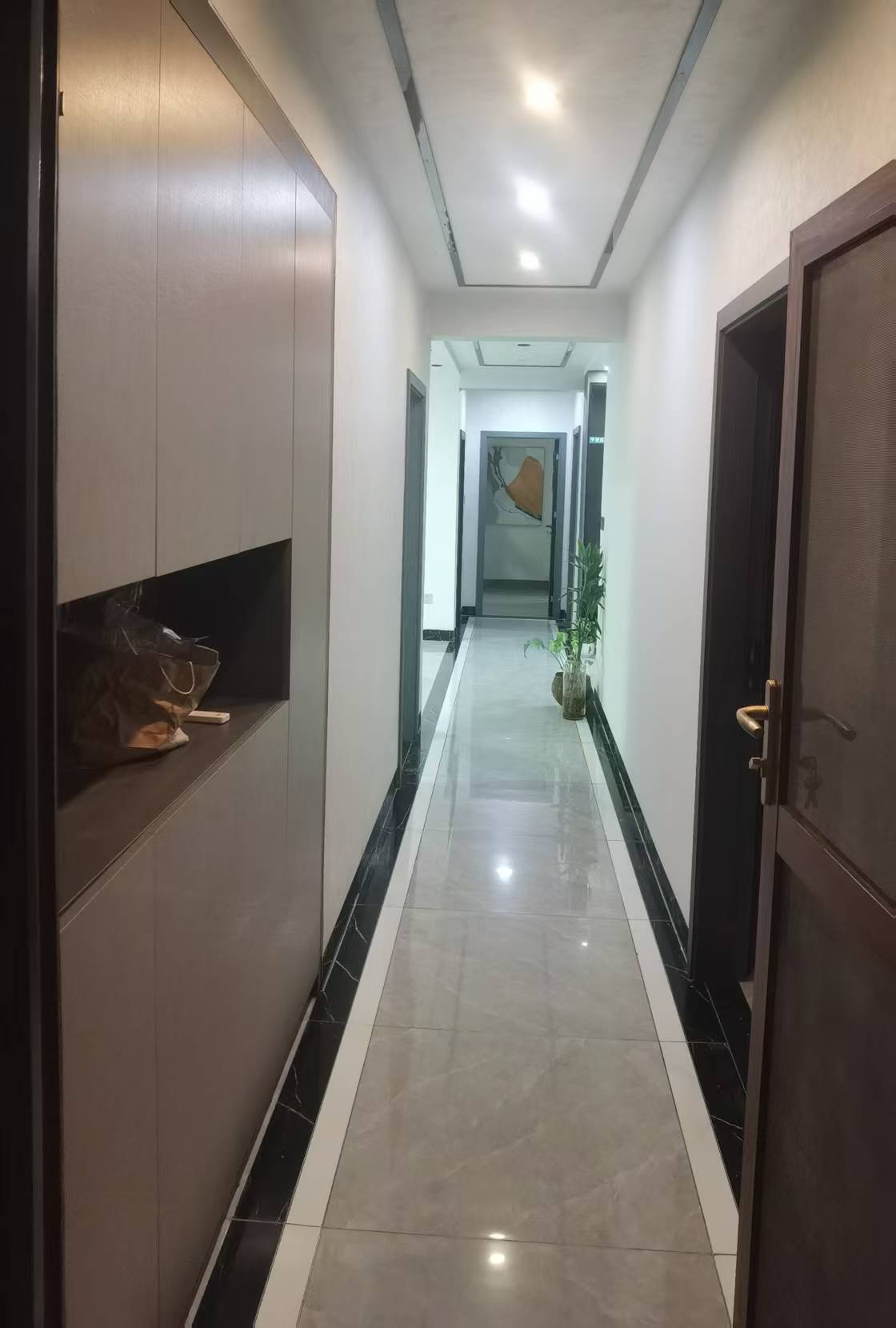 美舍嘉苑一期 4室2厅2卫 4000.0元/月 美舍嘉苑一期 4室2厅2卫 4000.0元/月室内图