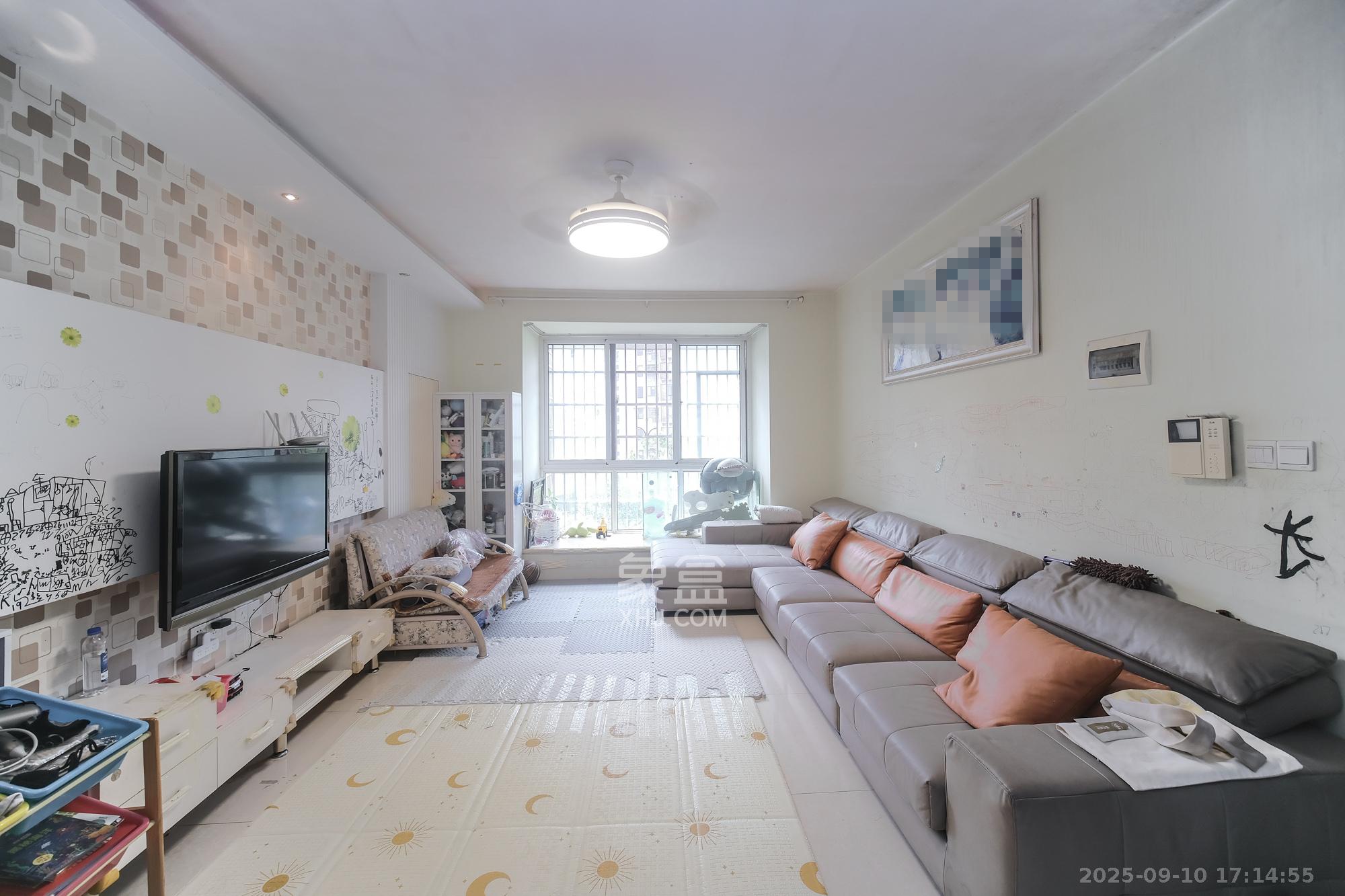 山水湾  3室2厅1卫    89.8万 山水湾  3室2厅1卫    89.8万