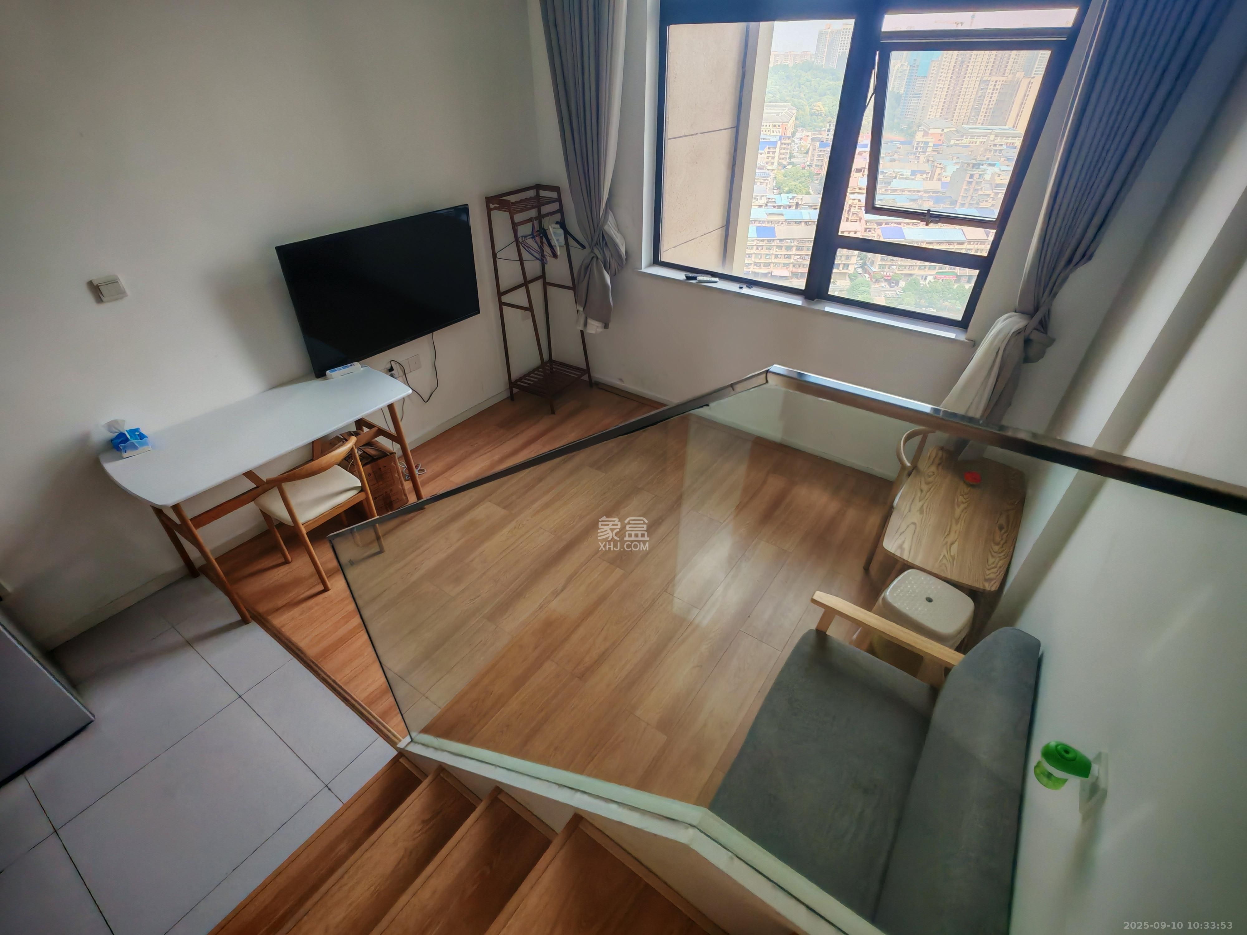 达美溪湖湾  1室1厅1卫    1900.0元/月室内图