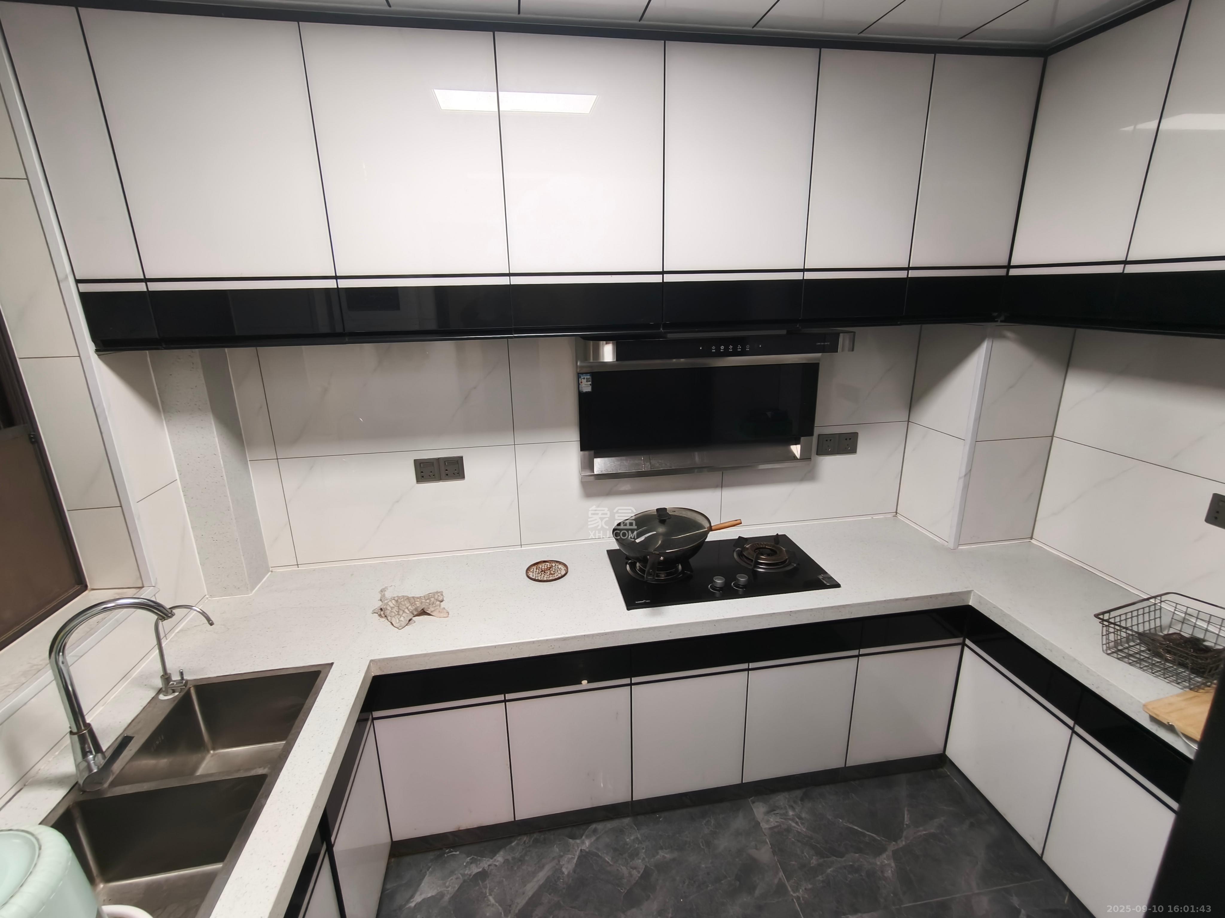 艺源颂雅小区(719街区)  4室2厅2卫    3200.0元/月 艺源颂雅小区(719街区)  4室2厅2卫    3200.0元/月室内图