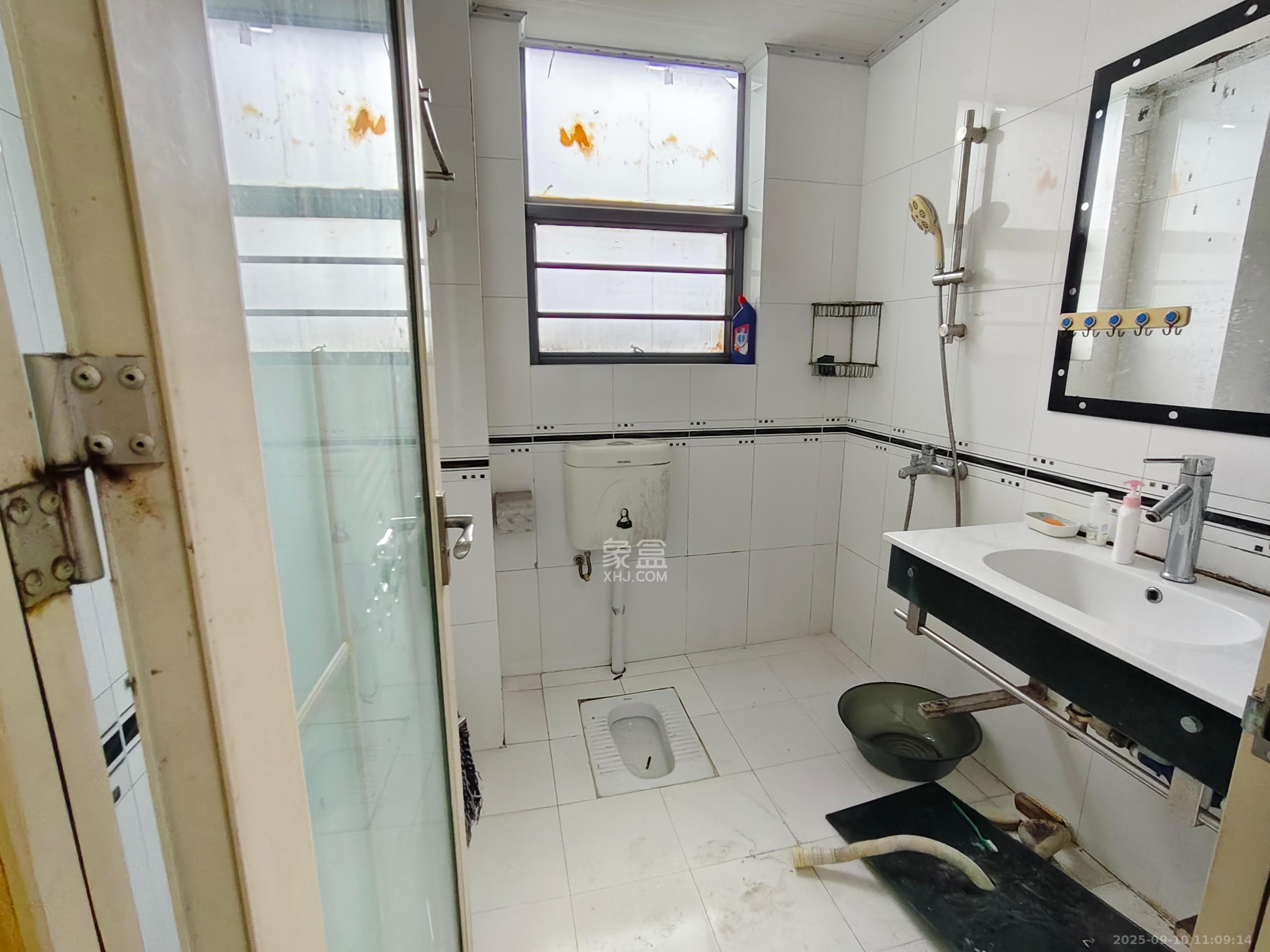 银港水晶城  2室2厅1卫   2300.00元/月室内图