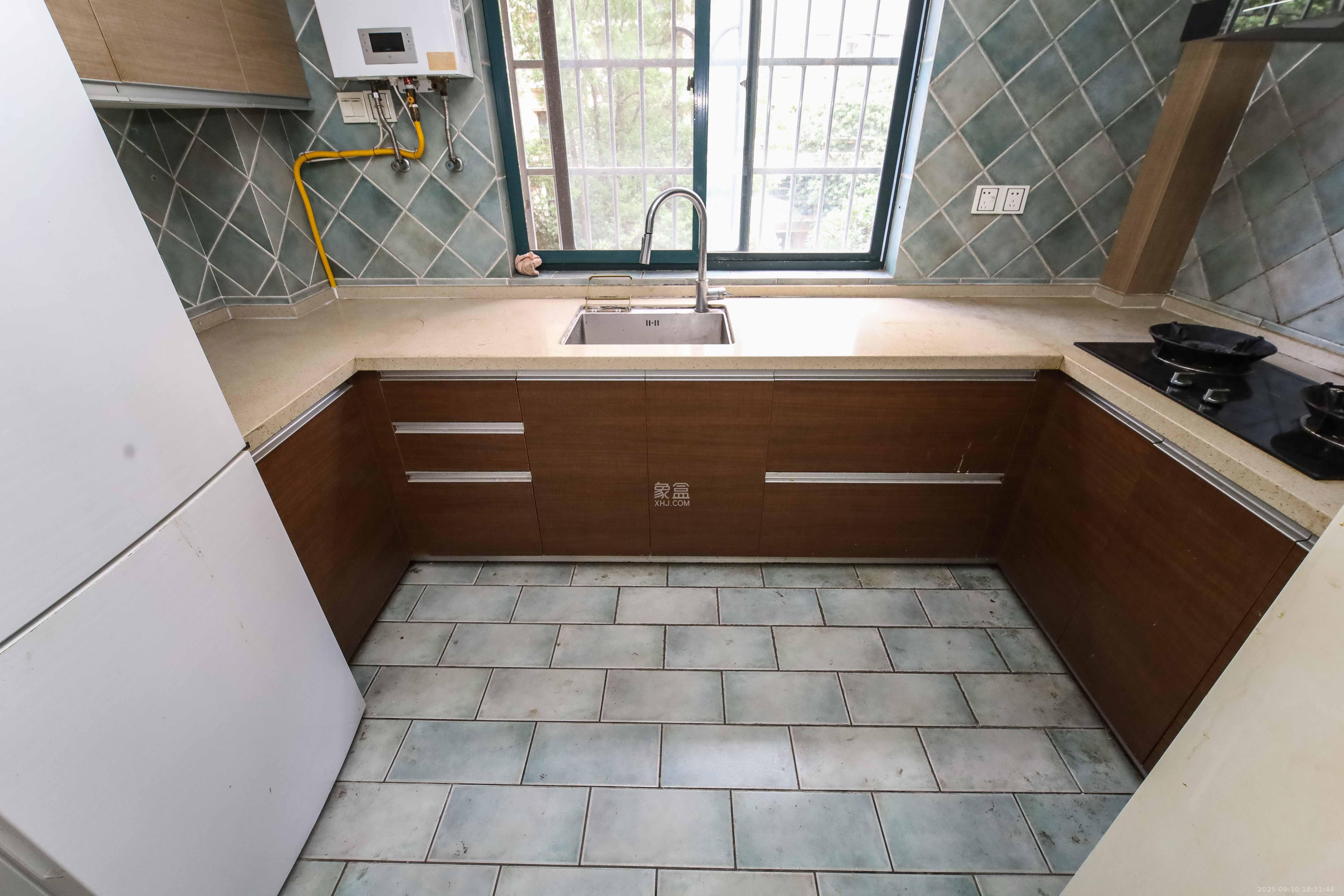 世嘉国际华城 3室2厅2卫 111.0万 世嘉国际华城 3室2厅2卫 111.0万厨房