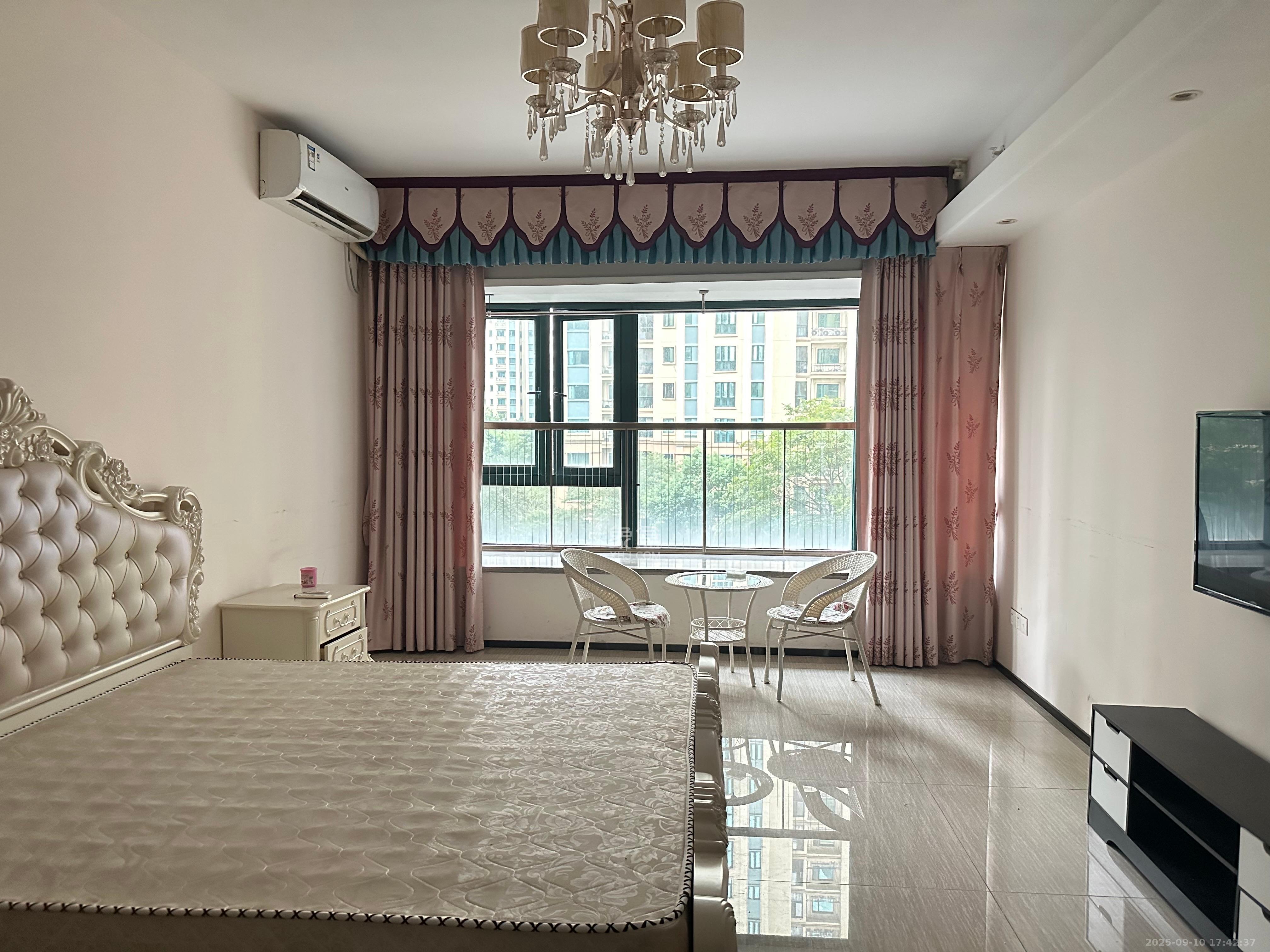 恒大翡翠华庭 1室1厅1卫 1000.0元/月 恒大翡翠华庭 1室1厅1卫 1000.0元/月室内图