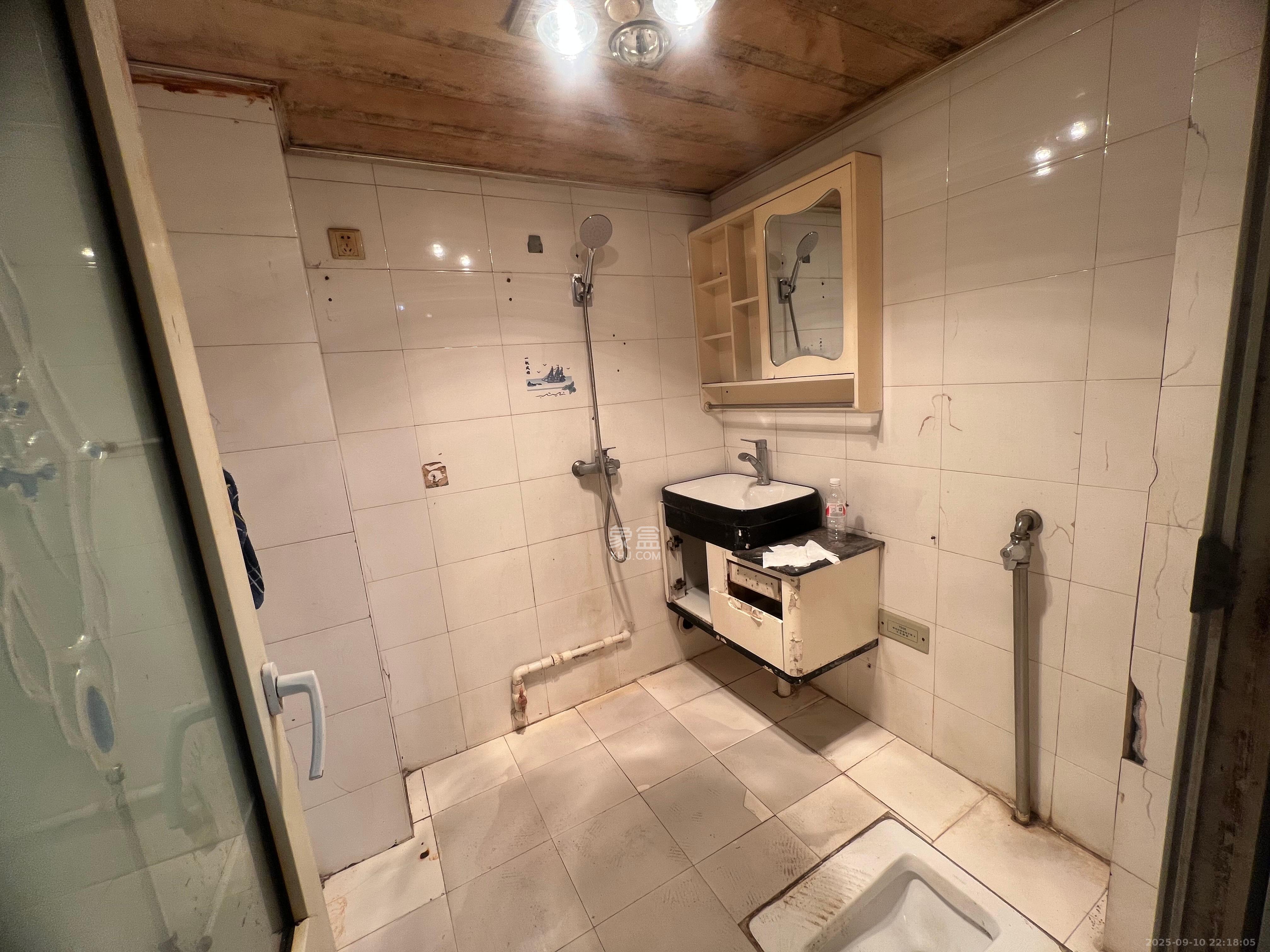 中南汽车世界 2室1厅1卫 1100.0元/月 中南汽车世界 2室1厅1卫 1100.0元/月室内图