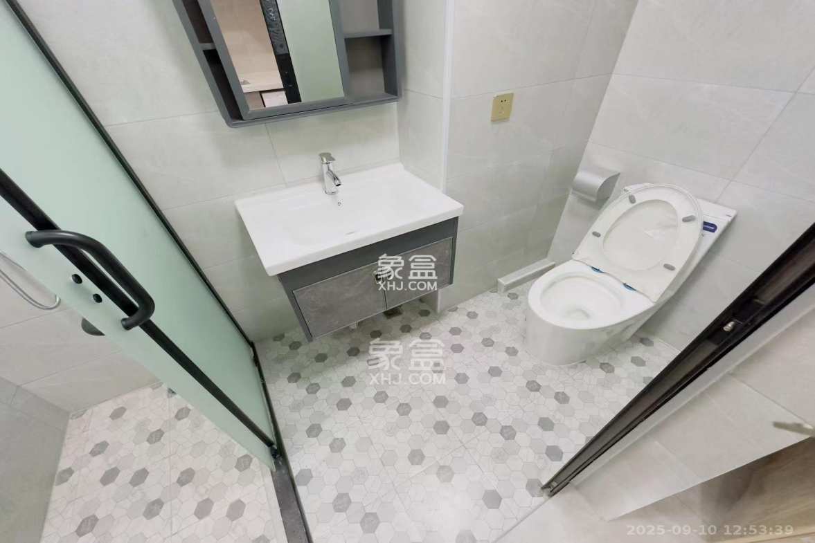 新力铂园(江山云著) 1室1厅1卫 1700.0元/月 新力铂园(江山云著) 1室1厅1卫 1700.0元/月室内图