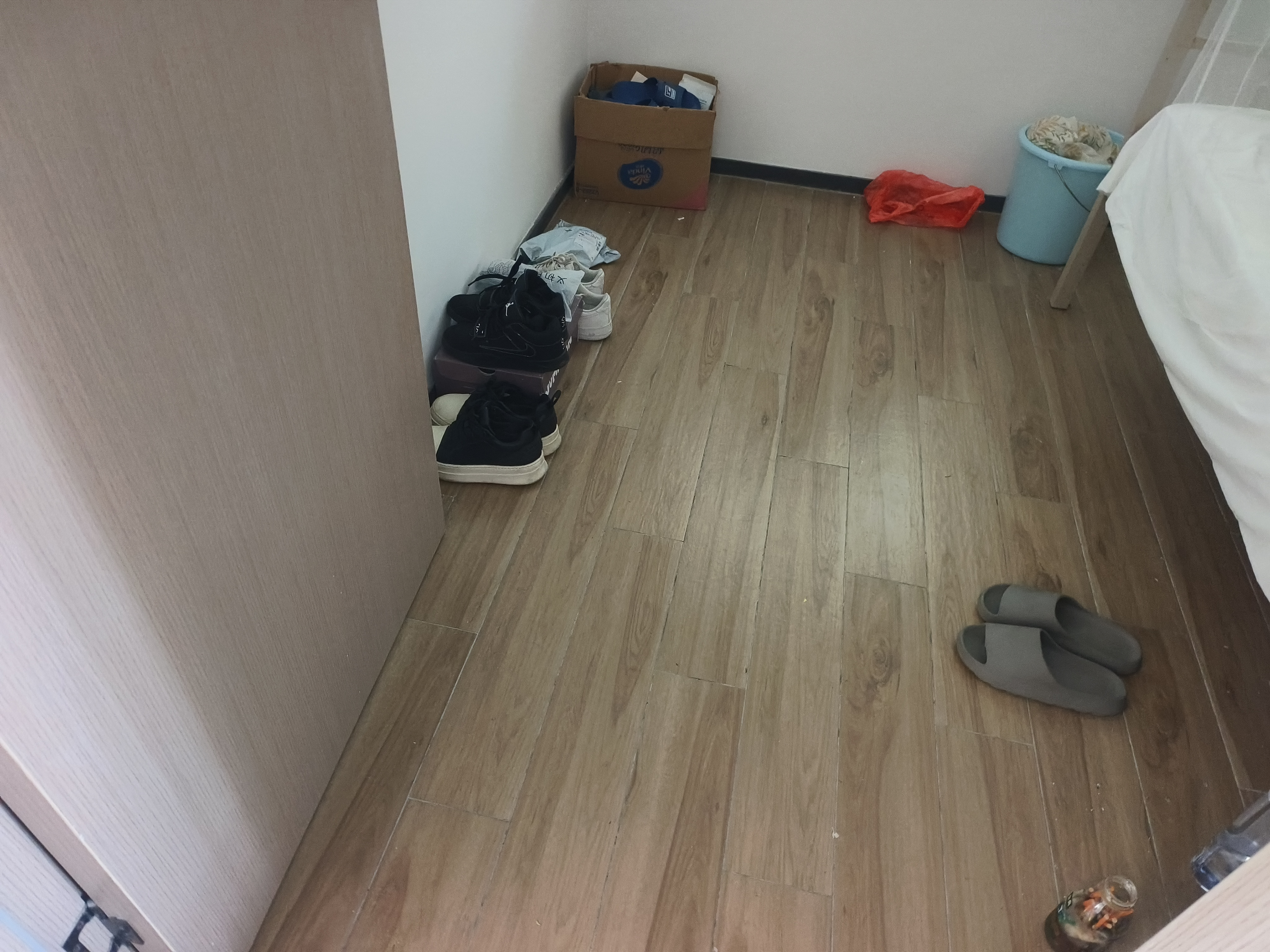 海府大院（海府路41号）  4室2厅2卫    4000.0元/月室内图