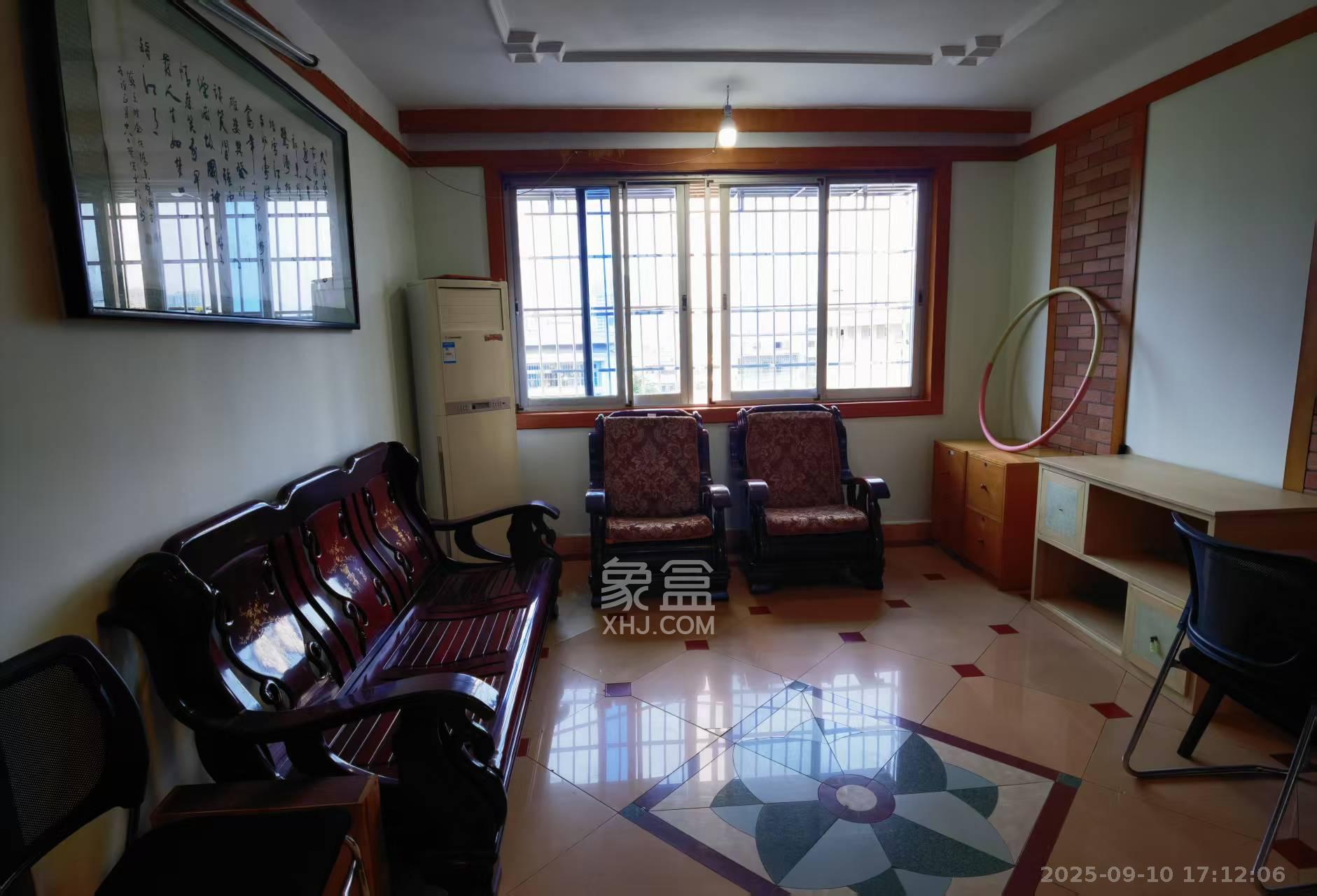 湖南中医药大学梨子山宿舍 3室2厅1卫 2000.0元/月 湖南中医药大学梨子山宿舍 3室2厅1卫 2000.0元/月室内图