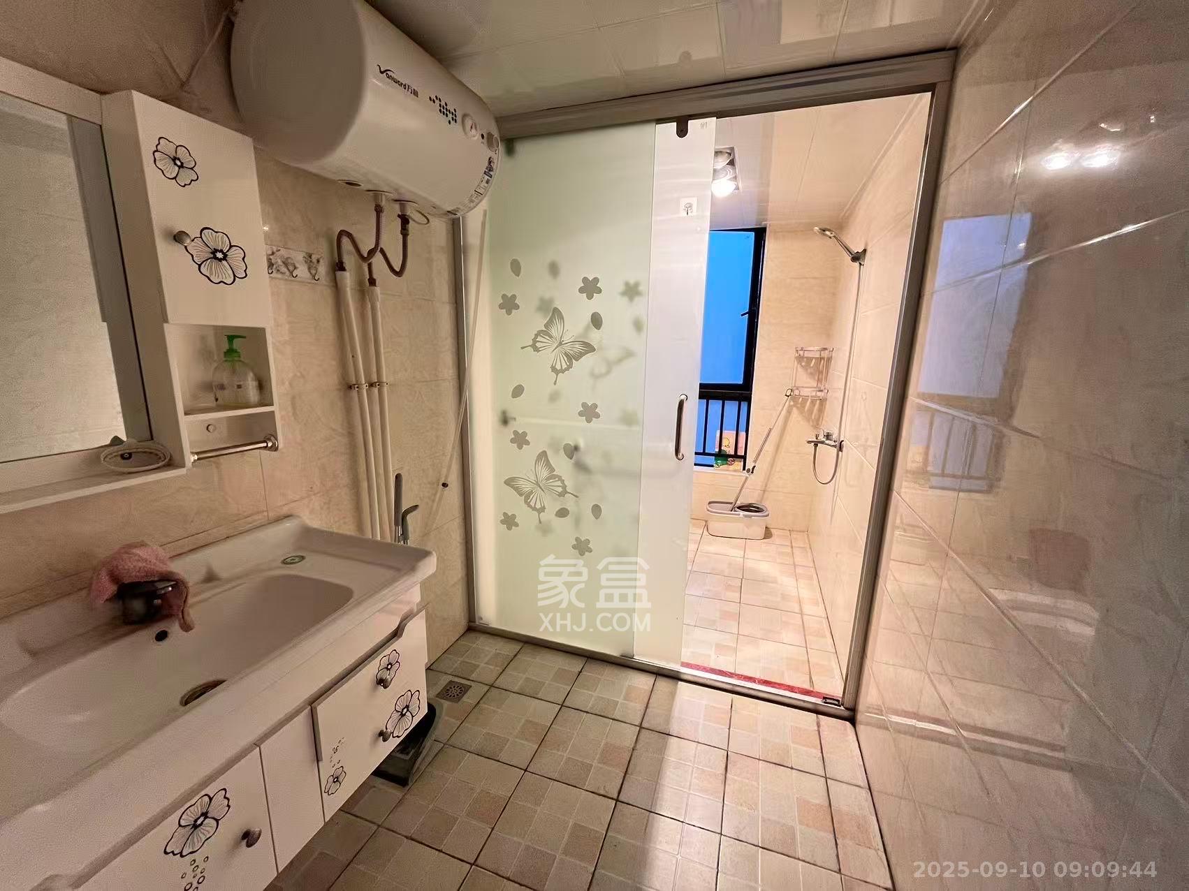 达美D6区 4室2厅2卫 5000.0元/月 达美D6区 4室2厅2卫 5000.0元/月室内图