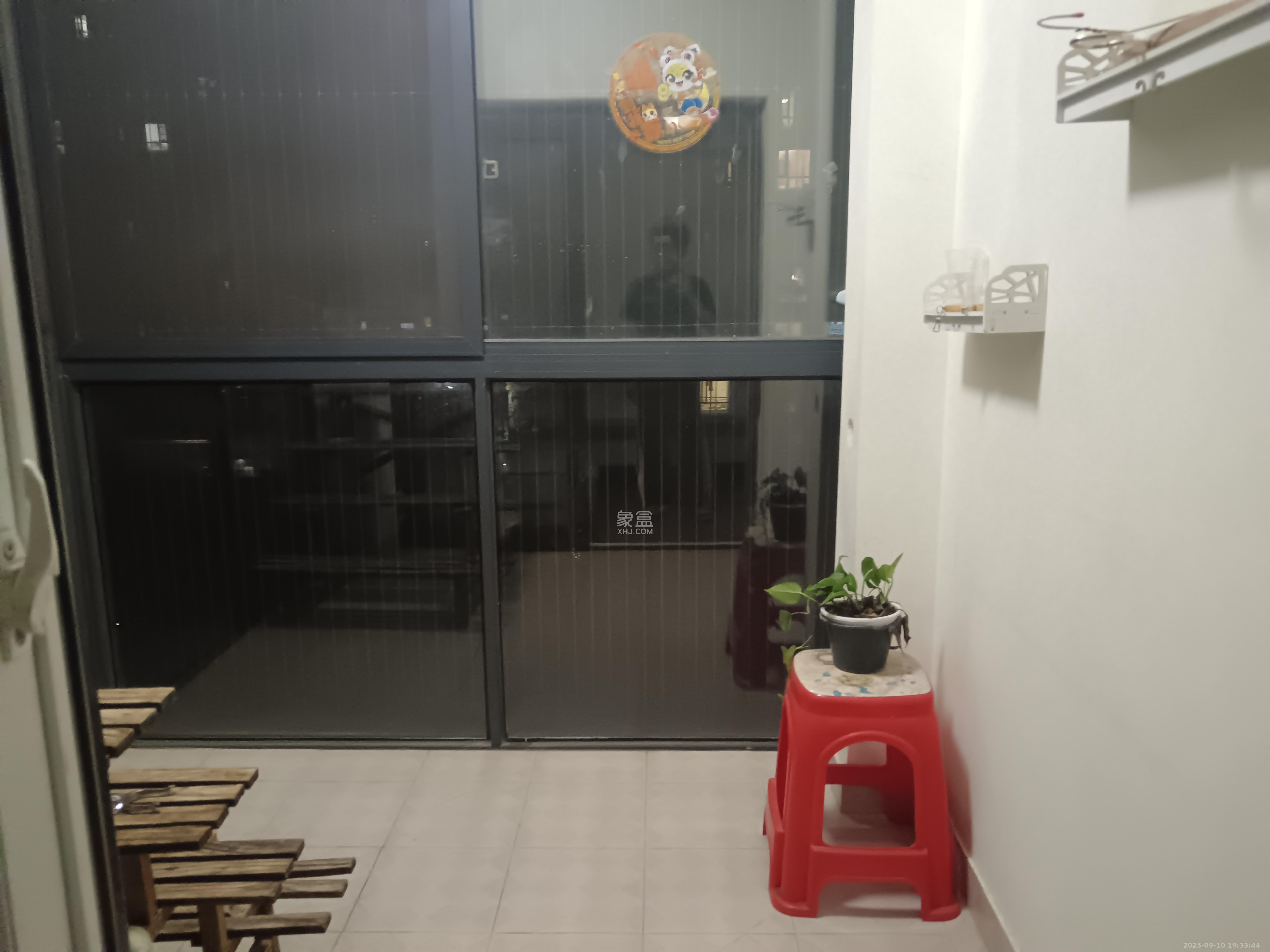 蓝光幸福满庭 1室0厅0卫 2100.0元/月 蓝光幸福满庭 1室0厅0卫 2100.0元/月室内图