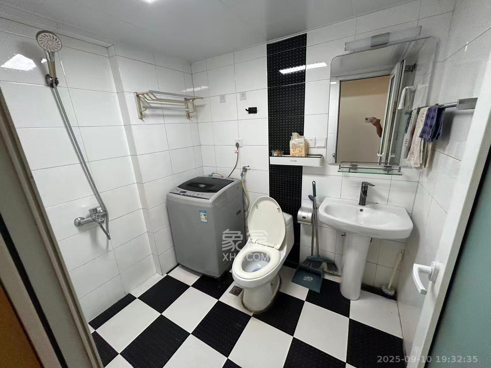 王府井公寓（福源公寓）  2室1厅1卫    2580.0元/月室内图