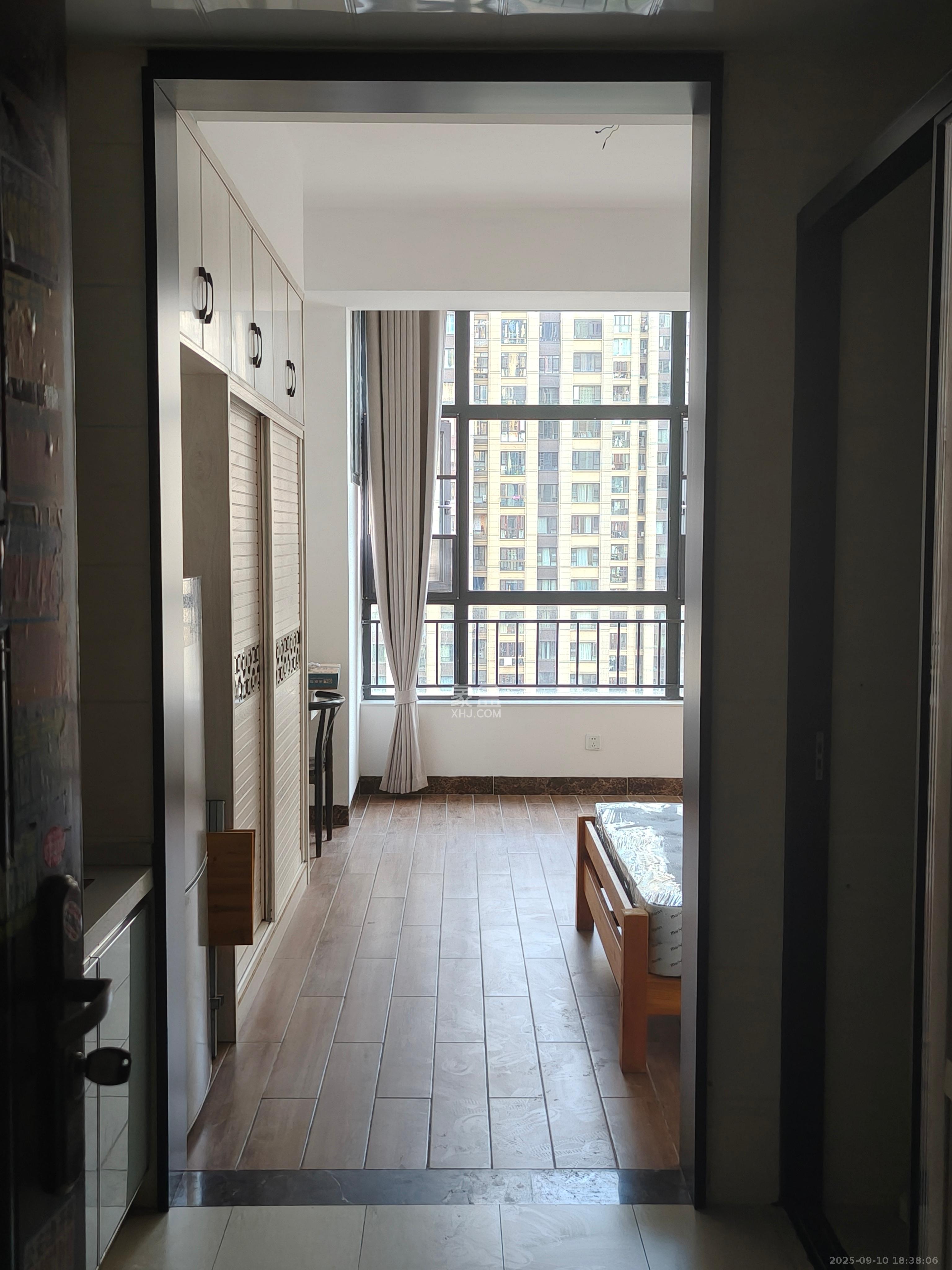 金茂梅溪湖 1室1厅1卫 1600.0元/月 金茂梅溪湖 1室1厅1卫 1600.0元/月室内图