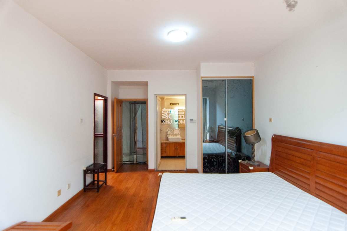 共和世家  3室2厅2卫    154.8万 共和世家  3室2厅2卫    154.8万其他