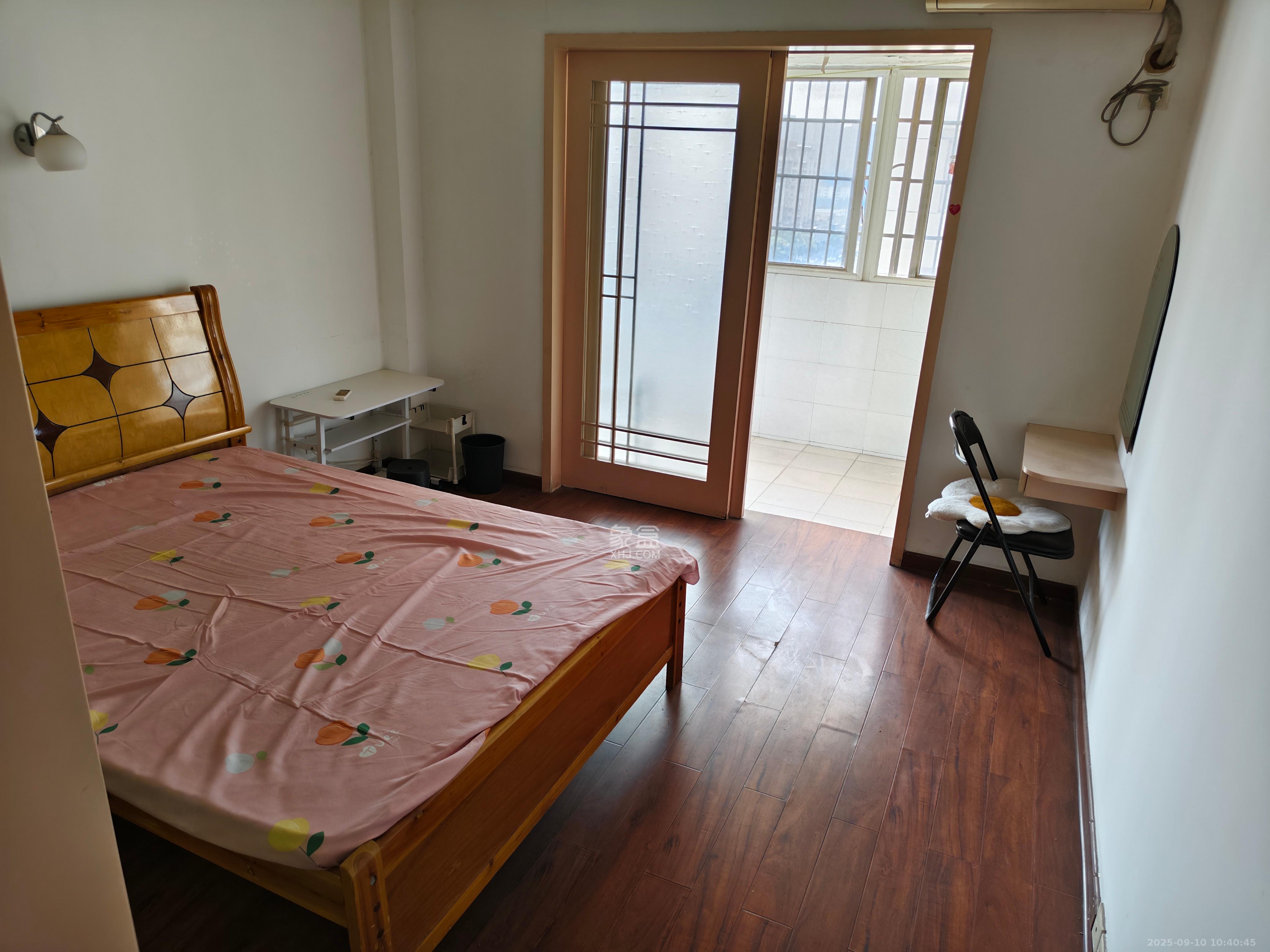富绿新村  3室2厅1卫    1800.0元/月室内图