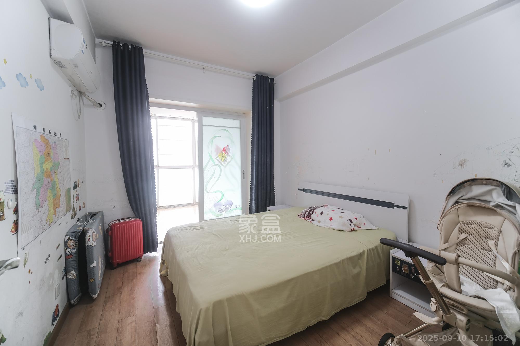 山水湾  3室2厅1卫    89.8万 山水湾  3室2厅1卫    89.8万卧室