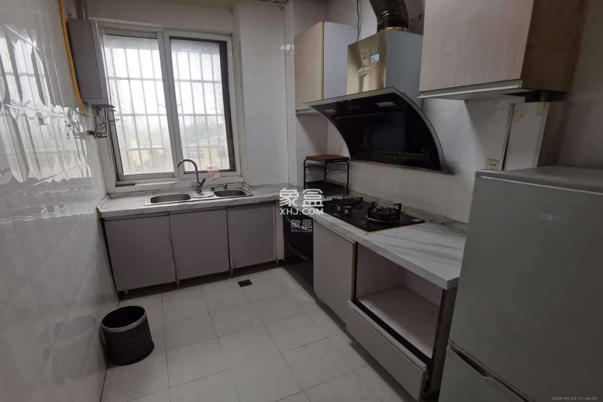 滨湖嘉园(湖滨小区) 3室2厅1卫 2700.0元/月 滨湖嘉园(湖滨小区) 3室2厅1卫 2700.0元/月室内图