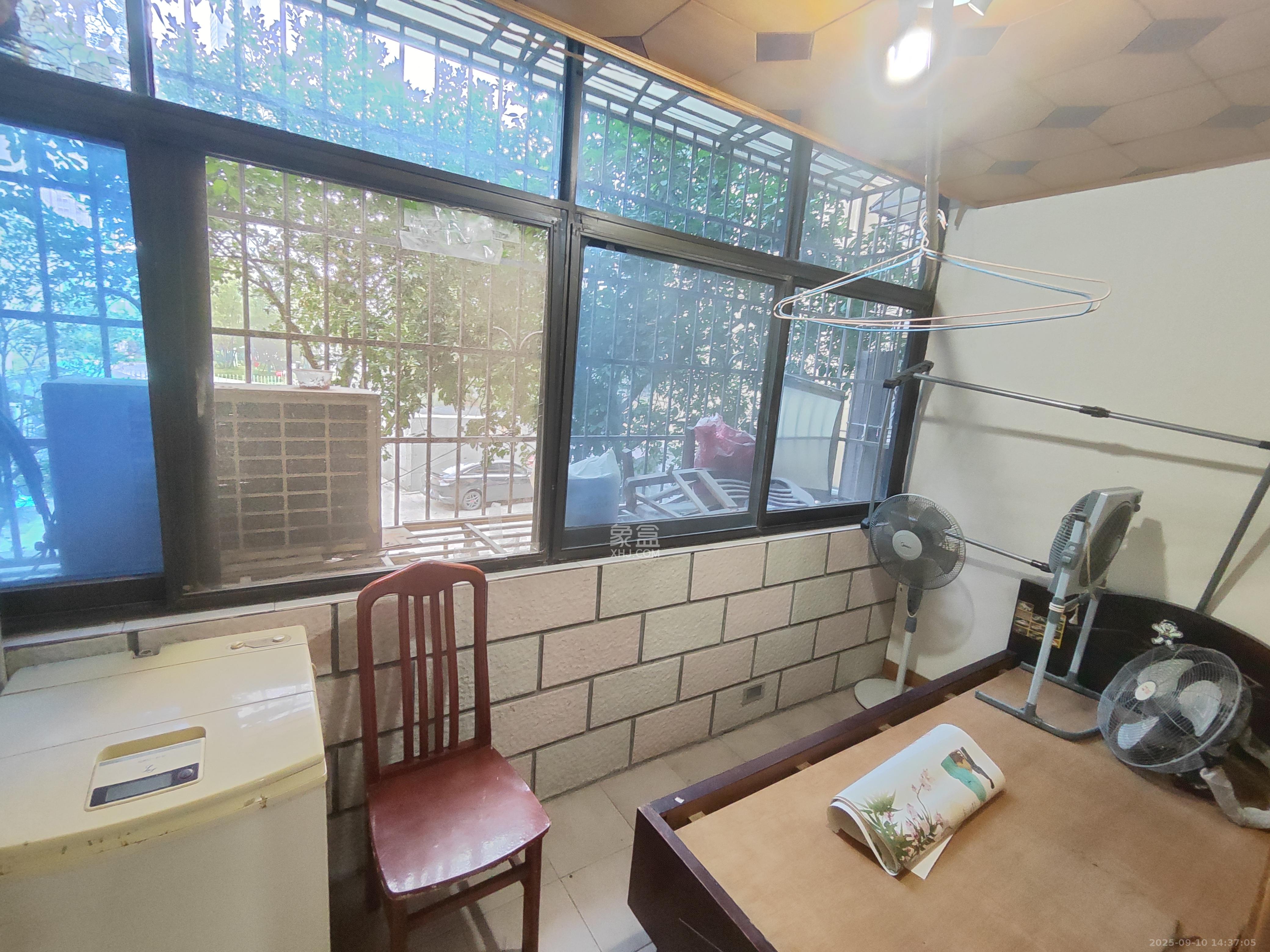 群芳园  2室2厅1卫   1800.00元/月室内图