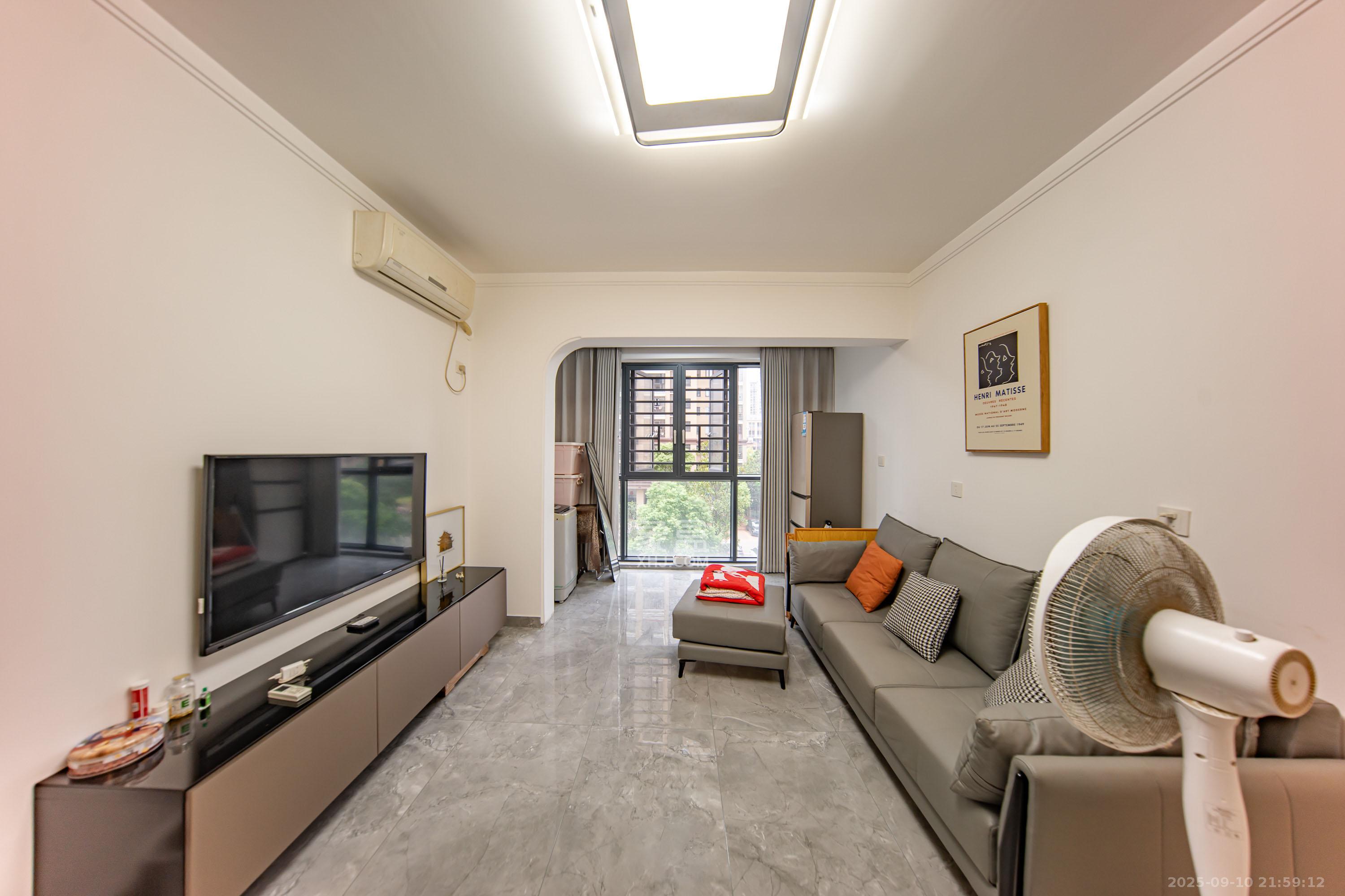 联丰苑  2室2厅1卫    45.0万客厅