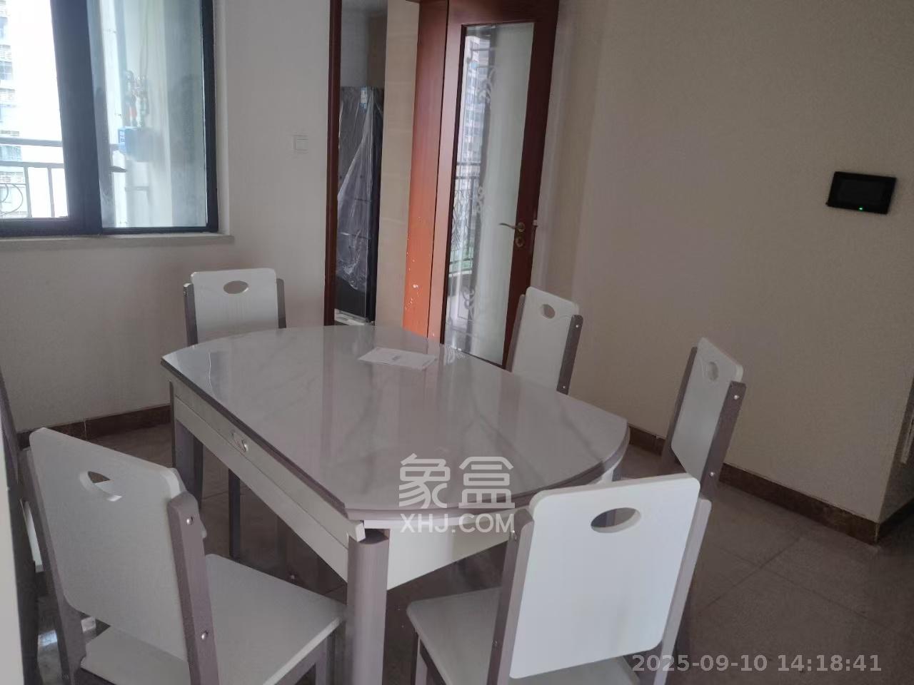 恒大翡翠华庭  3室2厅2卫    2000.0元/月室内图