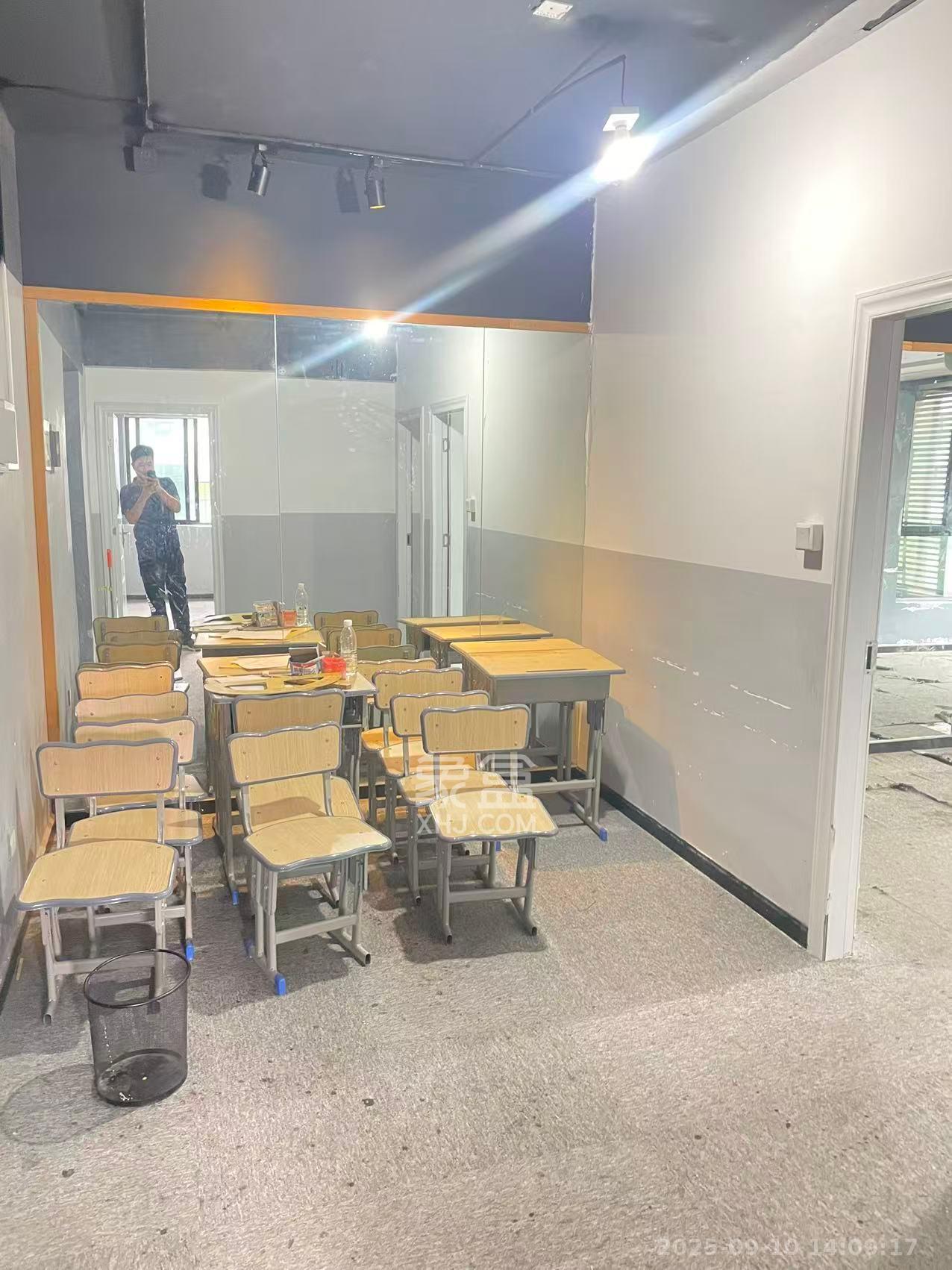 标志商务中心  1室1厅1卫    2600.0元/月 标志商务中心  1室1厅1卫    2600.0元/月室内图