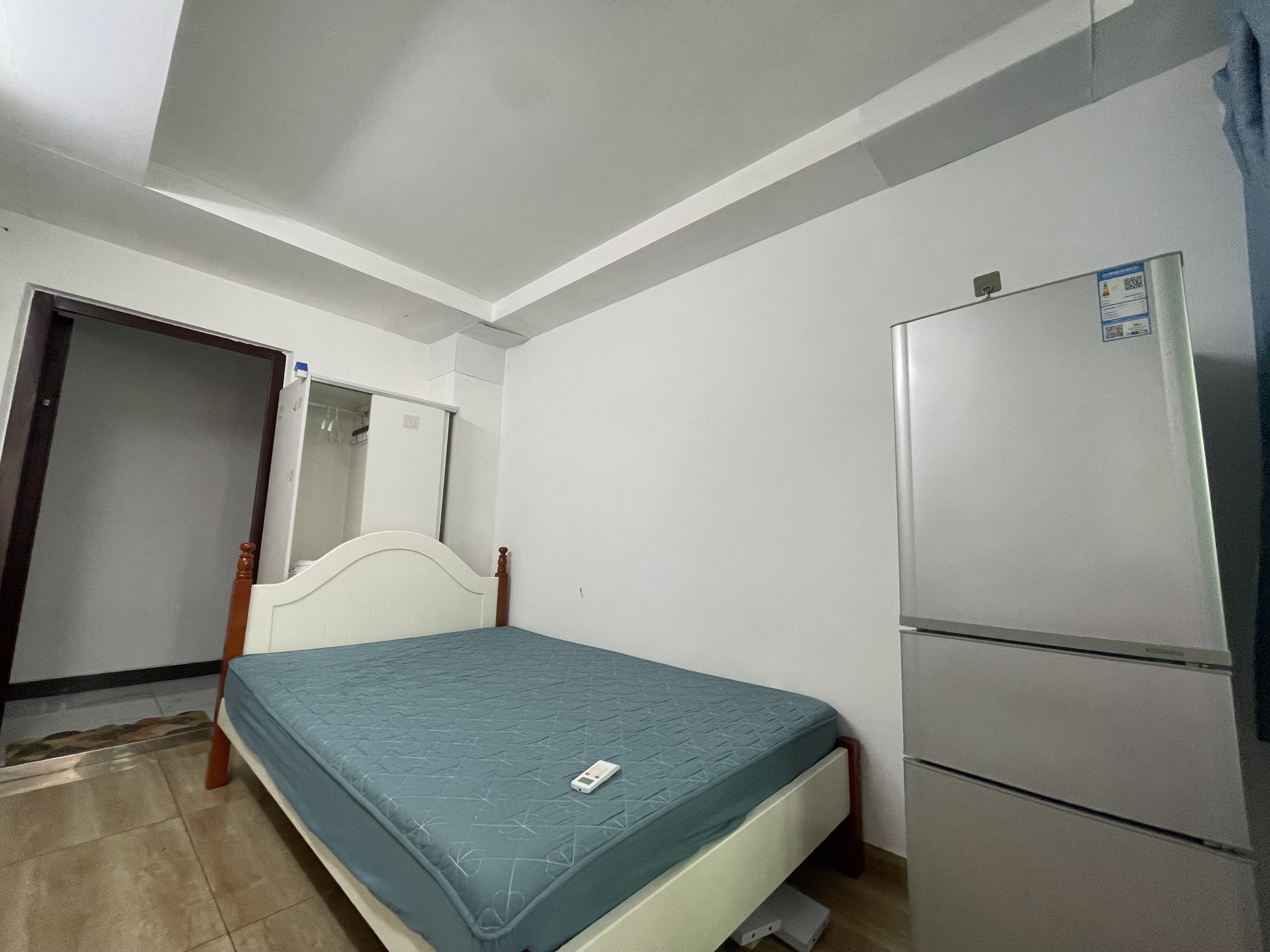 现代花园一期 1室0厅1卫 800.0元/月 现代花园一期 1室0厅1卫 800.0元/月室内图