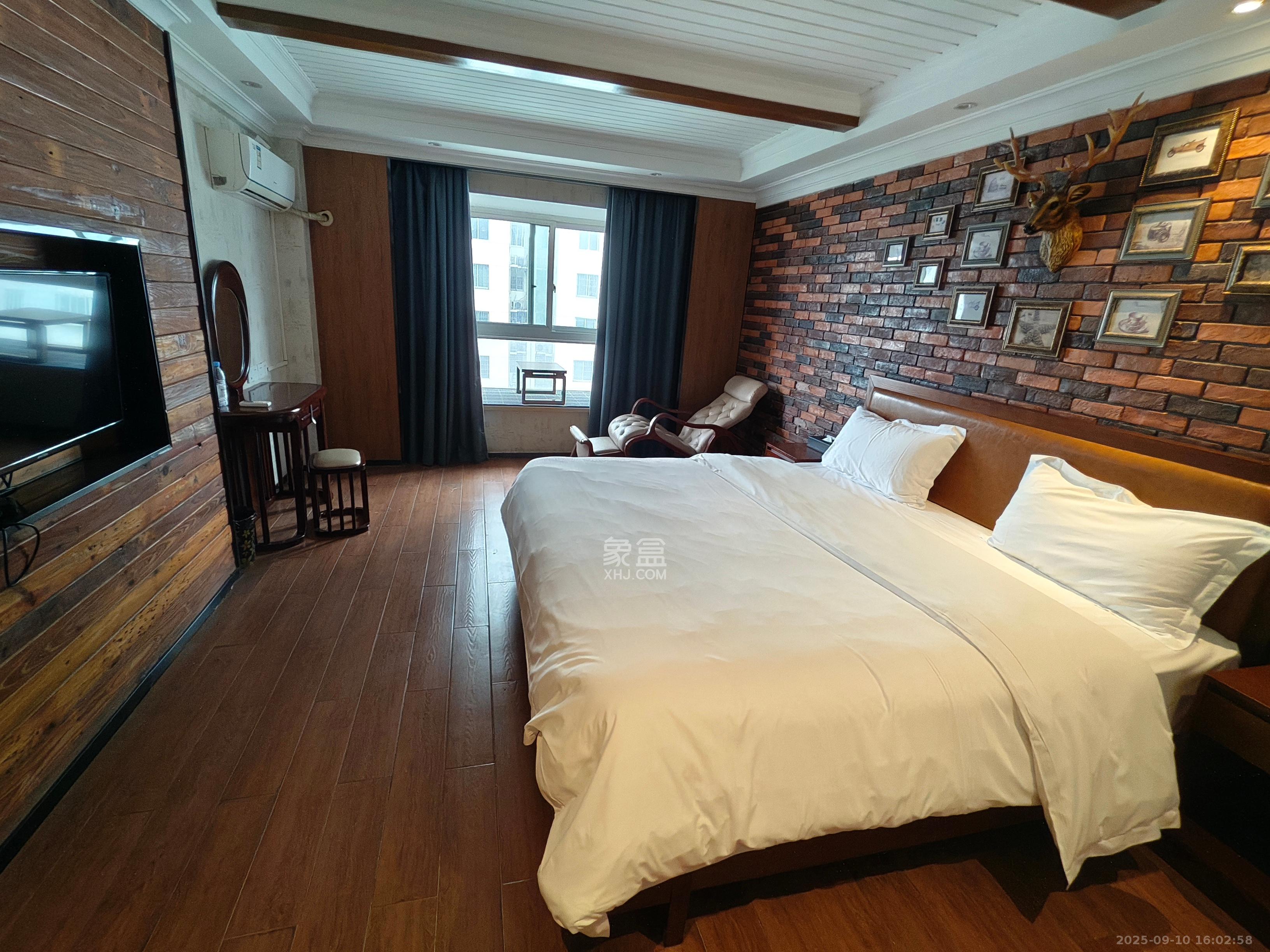 玛依拉山庄 1室1厅1卫 1700.0元/月 玛依拉山庄 1室1厅1卫 1700.0元/月室内图