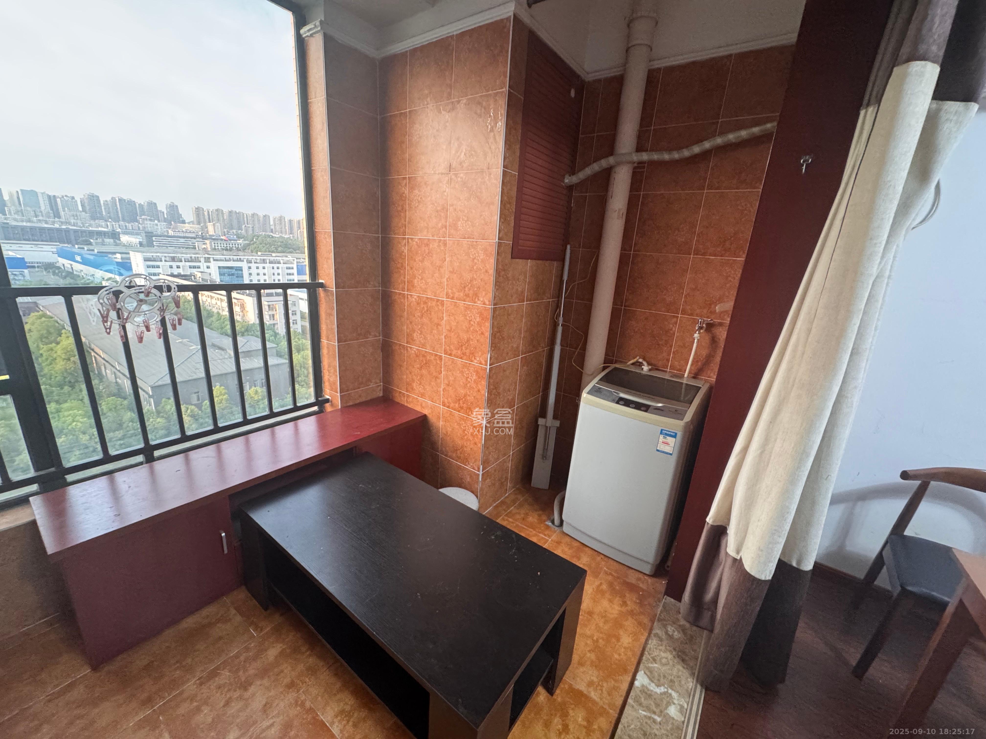 天元涉外景园B区  1室1厅1卫    1200.0元/月室内图